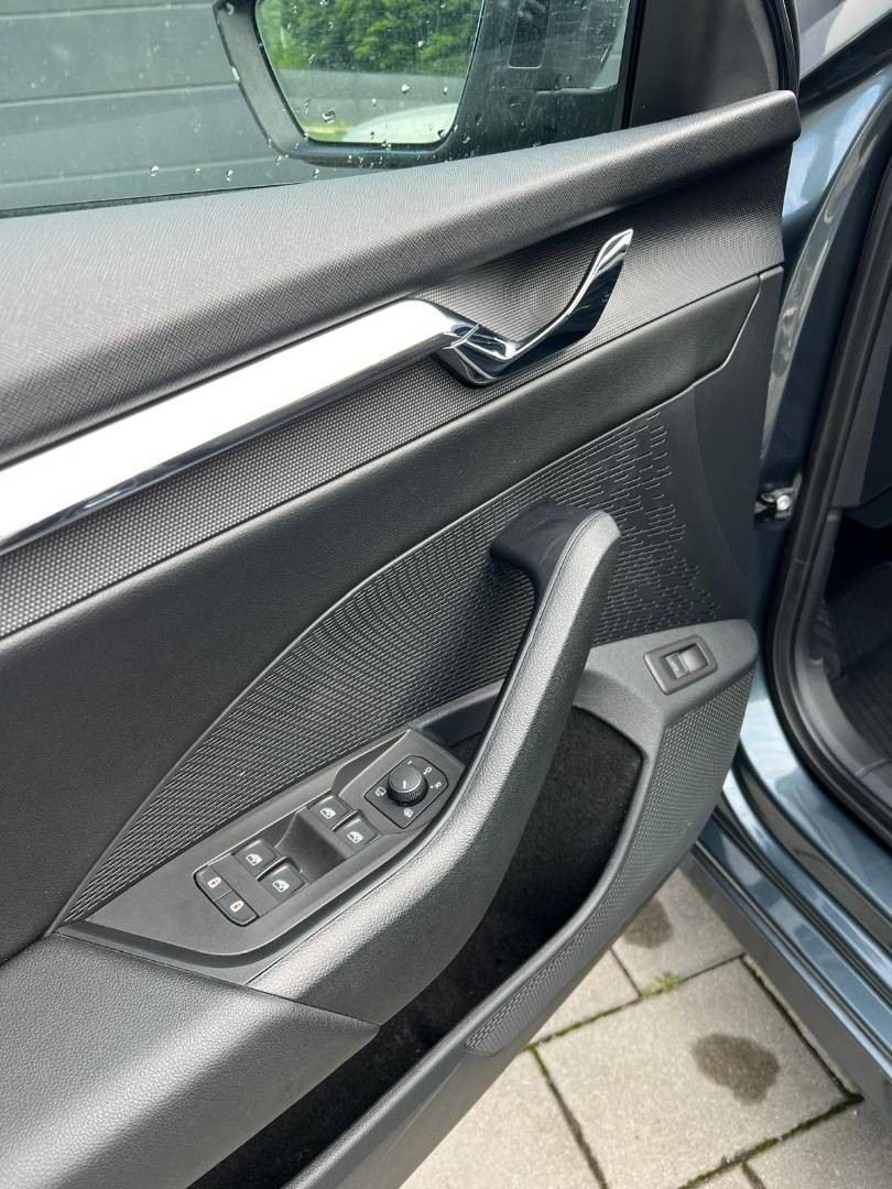 Škoda Octavia Combi 2.0 TDI SCR Style 4x4 DSG – Obrázok 13