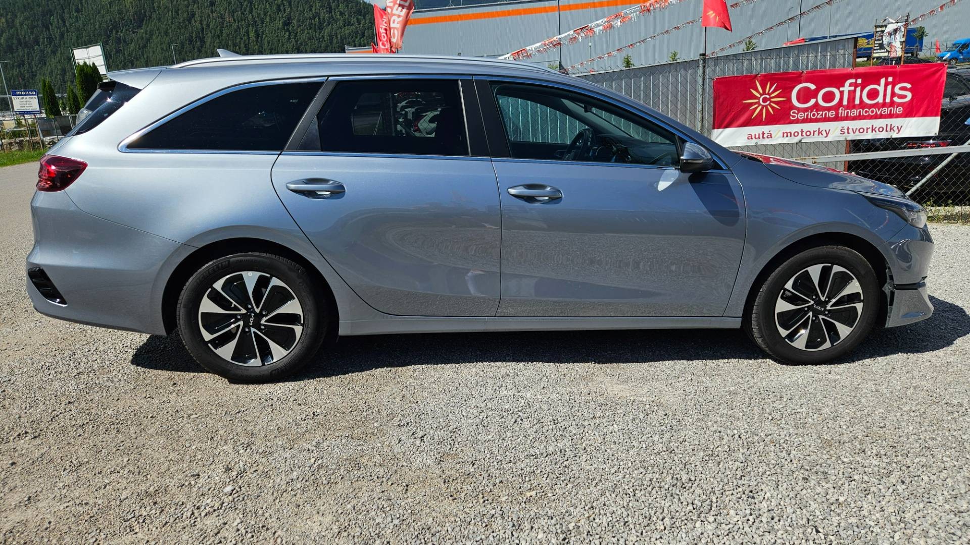 Kia Ceed SW 1.5 T-GDi Gold – Obrázok 3
