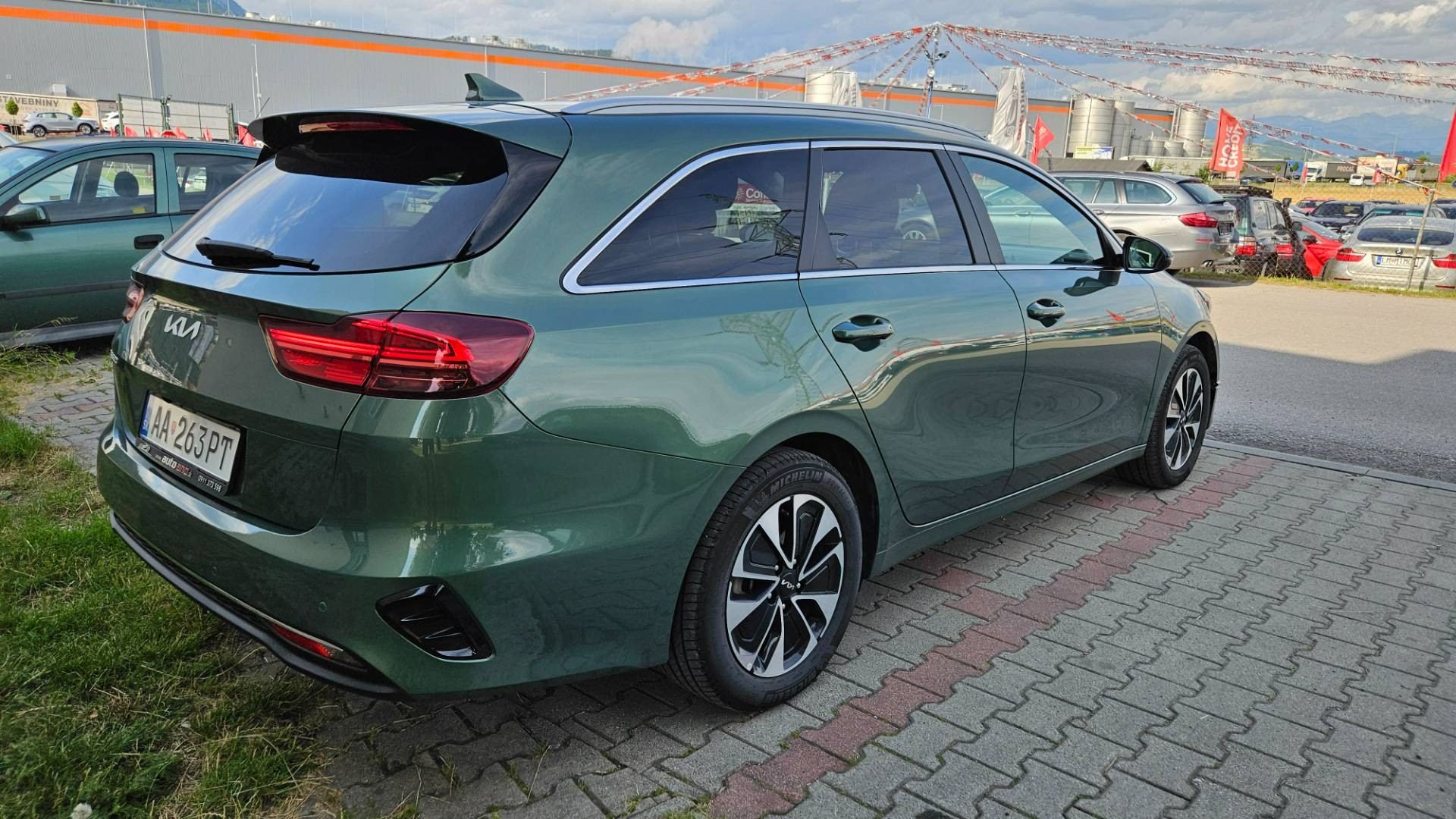 Kia Ceed SW 1.5 T-GDi Gold – Obrázok 33
