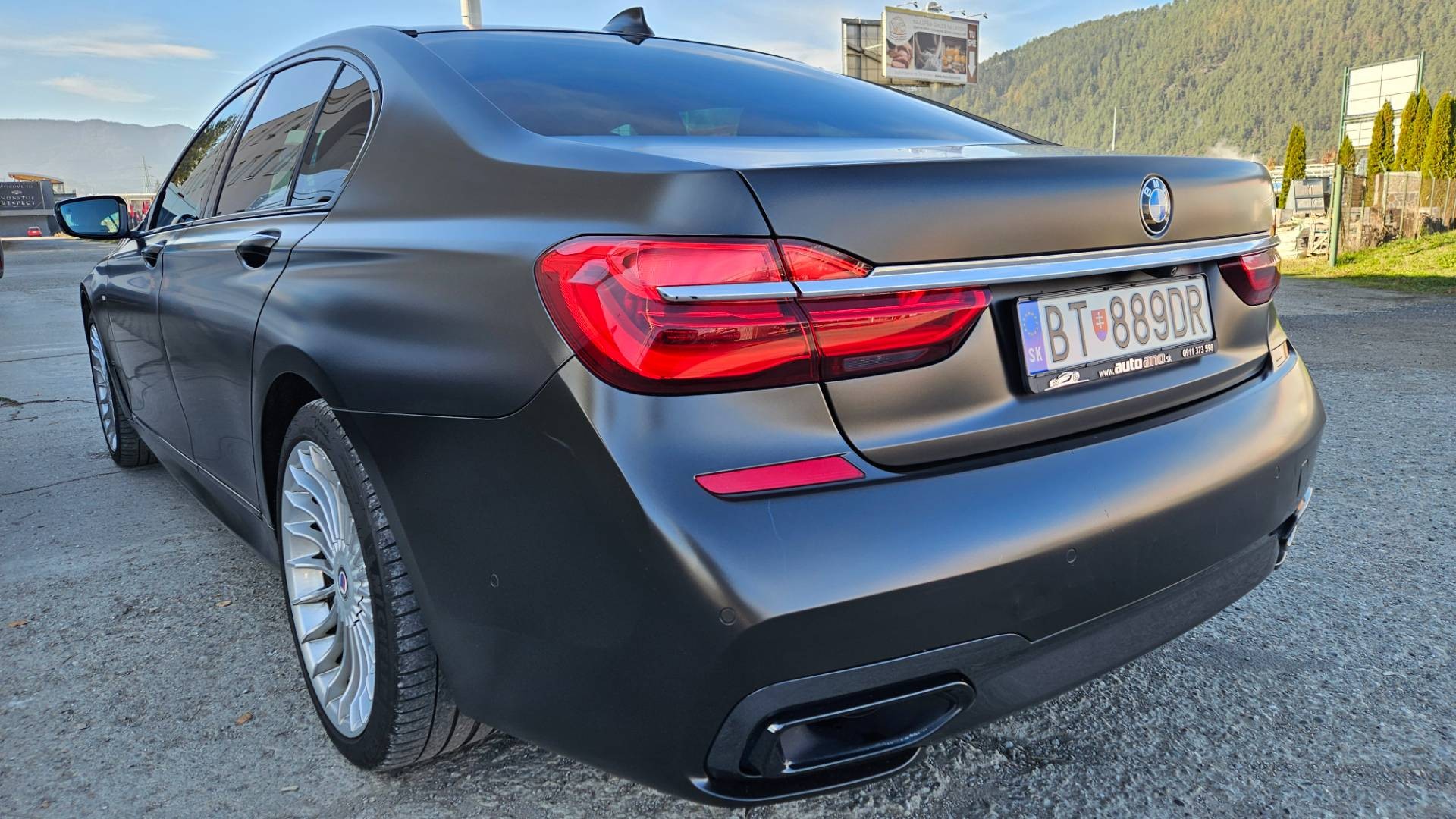 BMW Rad 7 740d xDrive M-PACKET individual – Obrázok 19