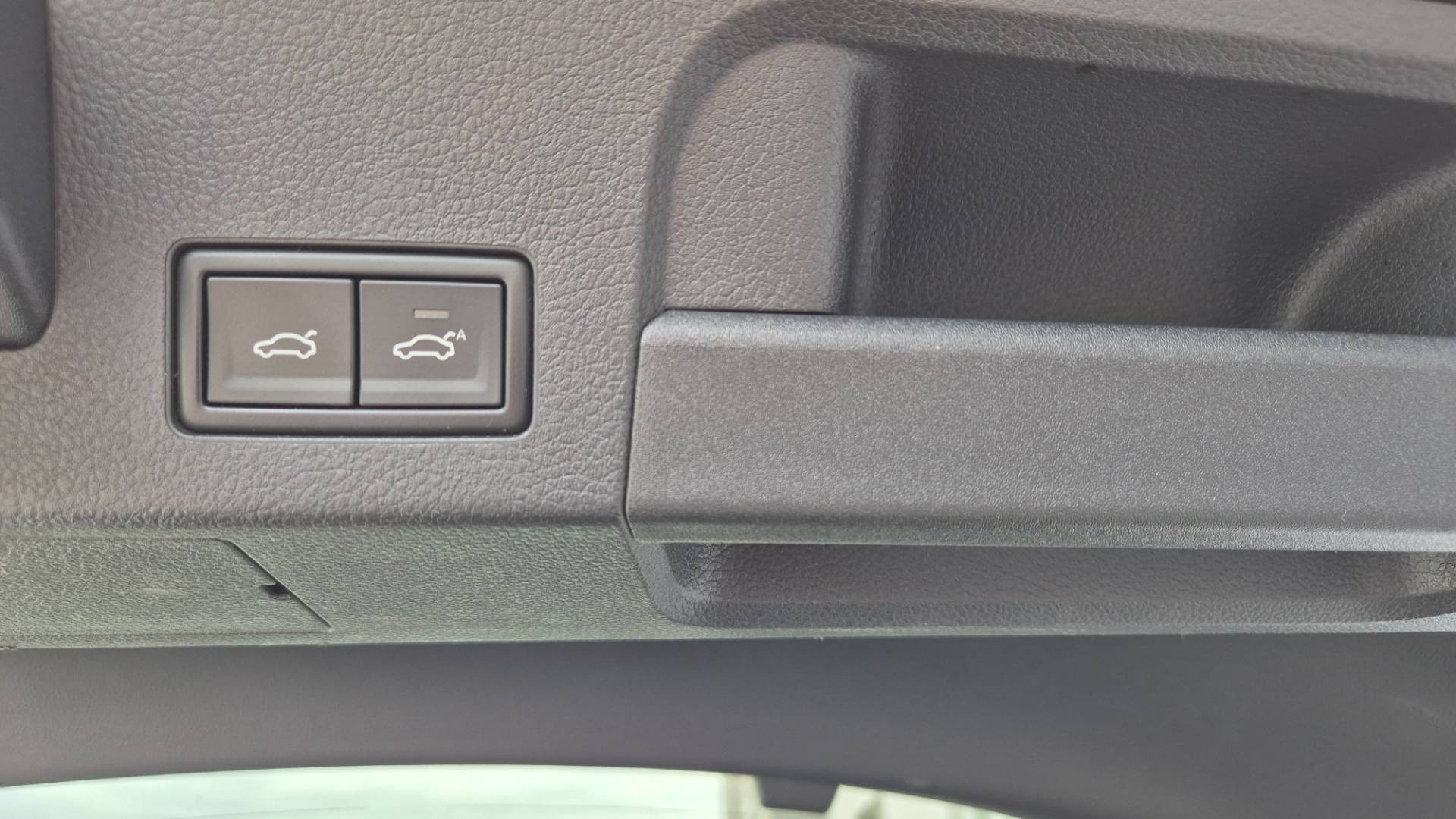 Volkswagen Arteon 2.0 TSI OPF BMT R-Line 4Motion DSG – Obrázok 13