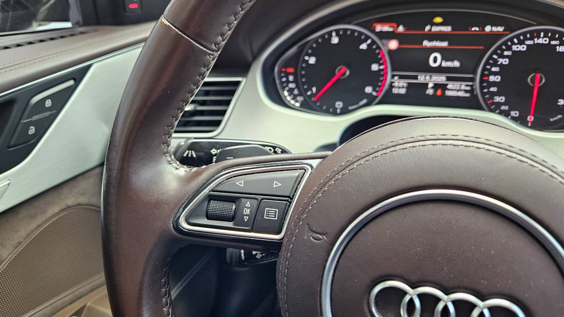 Audi A8 4.2 TDI V8 385k DPF quattro tiptronic – Obrázok 61