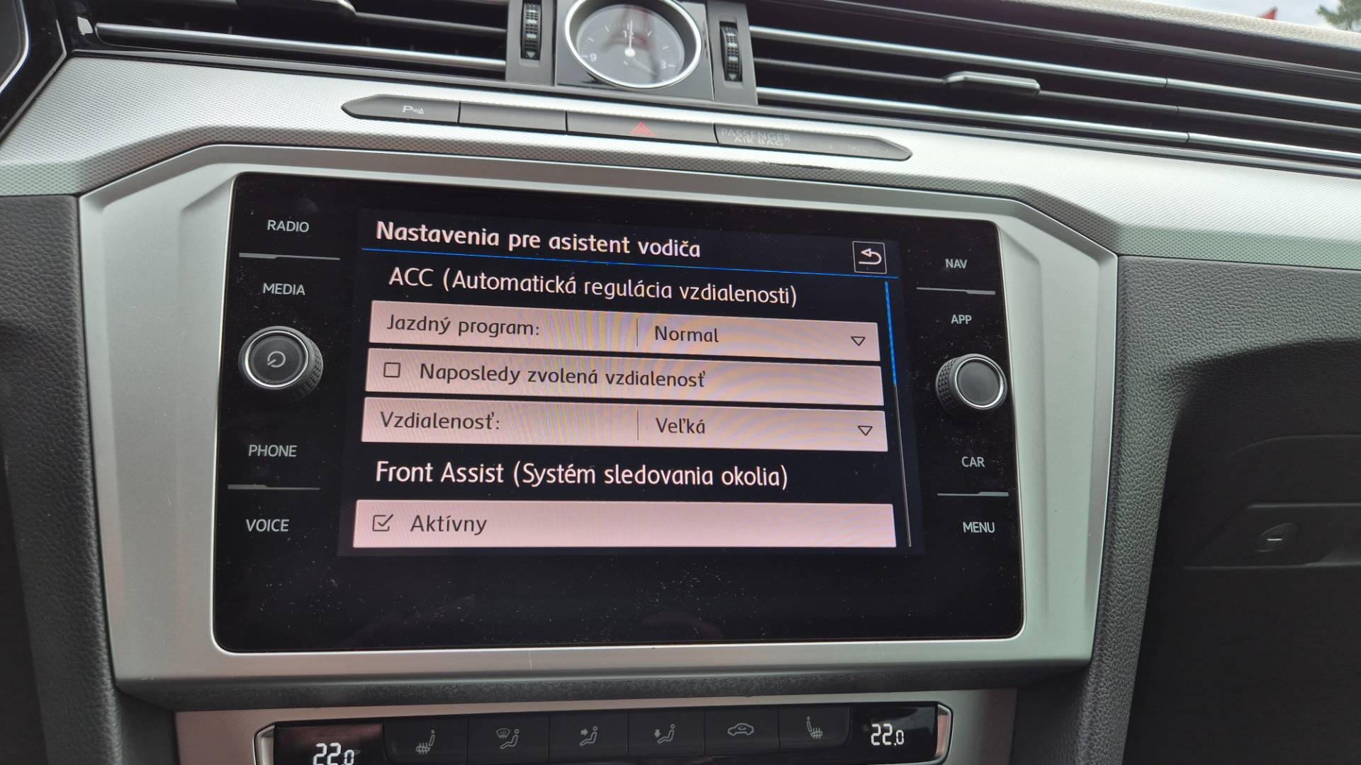 Volkswagen Passat Variant 2.0 TDI BMT Business Comfortline – Obrázok 40