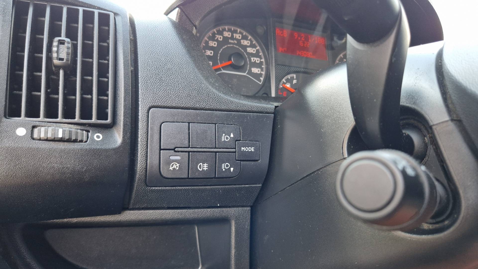 Citroën Jumper Furgon 2.2 BlueHDi 140k 35 L3H2 – Obrázok 31