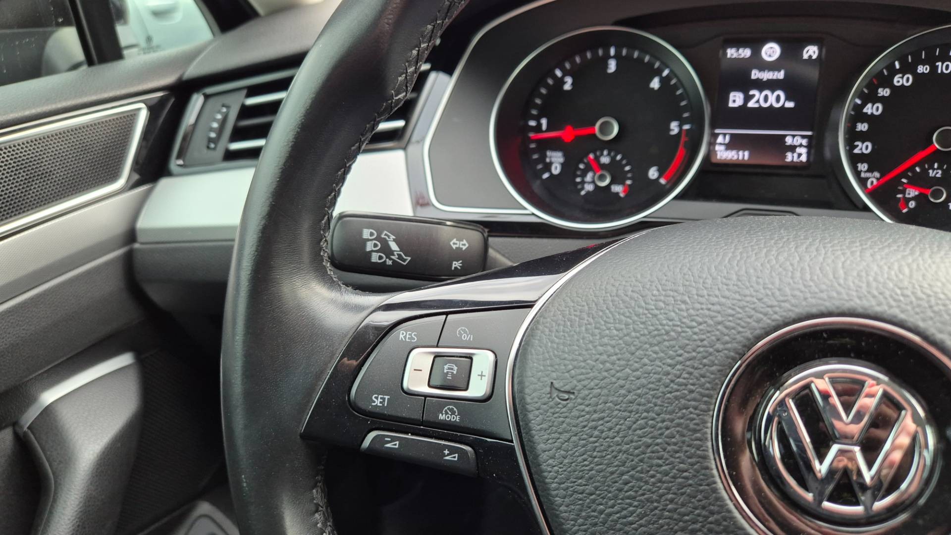 Volkswagen Passat Variant 2.0 TDI BMT Business Comfortline – Obrázok 35