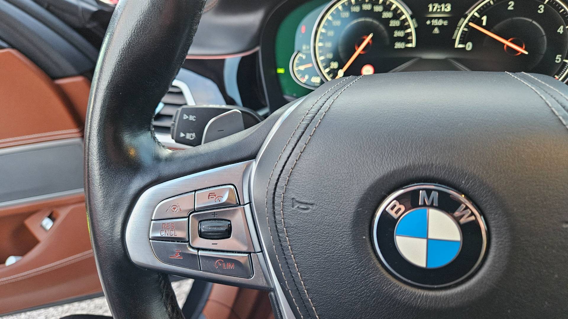 BMW Rad 7 740d xDrive M-PACKET individual – Obrázok 55