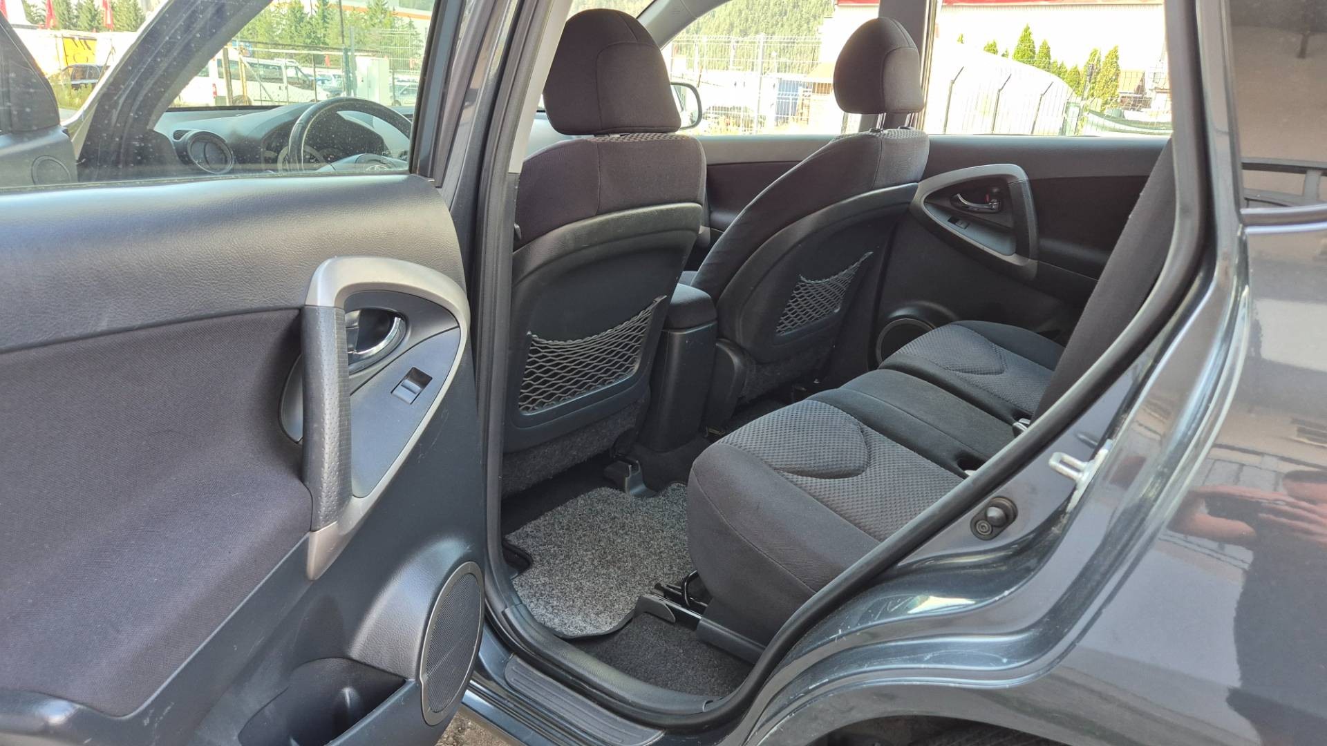 Toyota RAV4 2.2 D-4D 135 Base – Obrázok 25