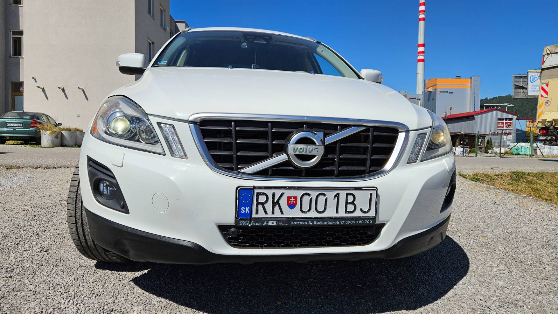 Volvo XC60 D5 (151kW) AWD Summum Geartronic – Obrázok 2