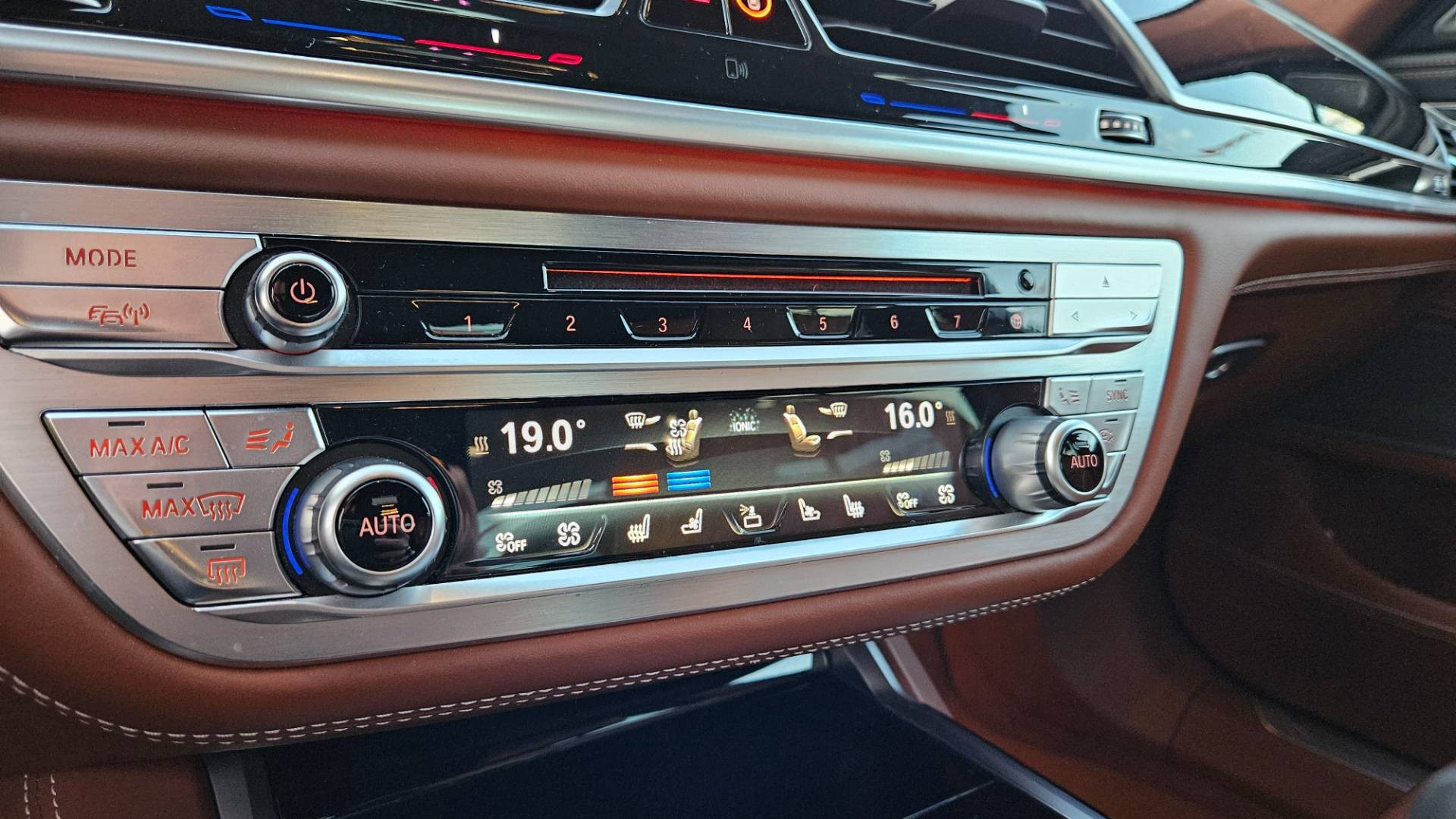 BMW Rad 7 740d xDrive M-PACKET individual – Obrázok 52