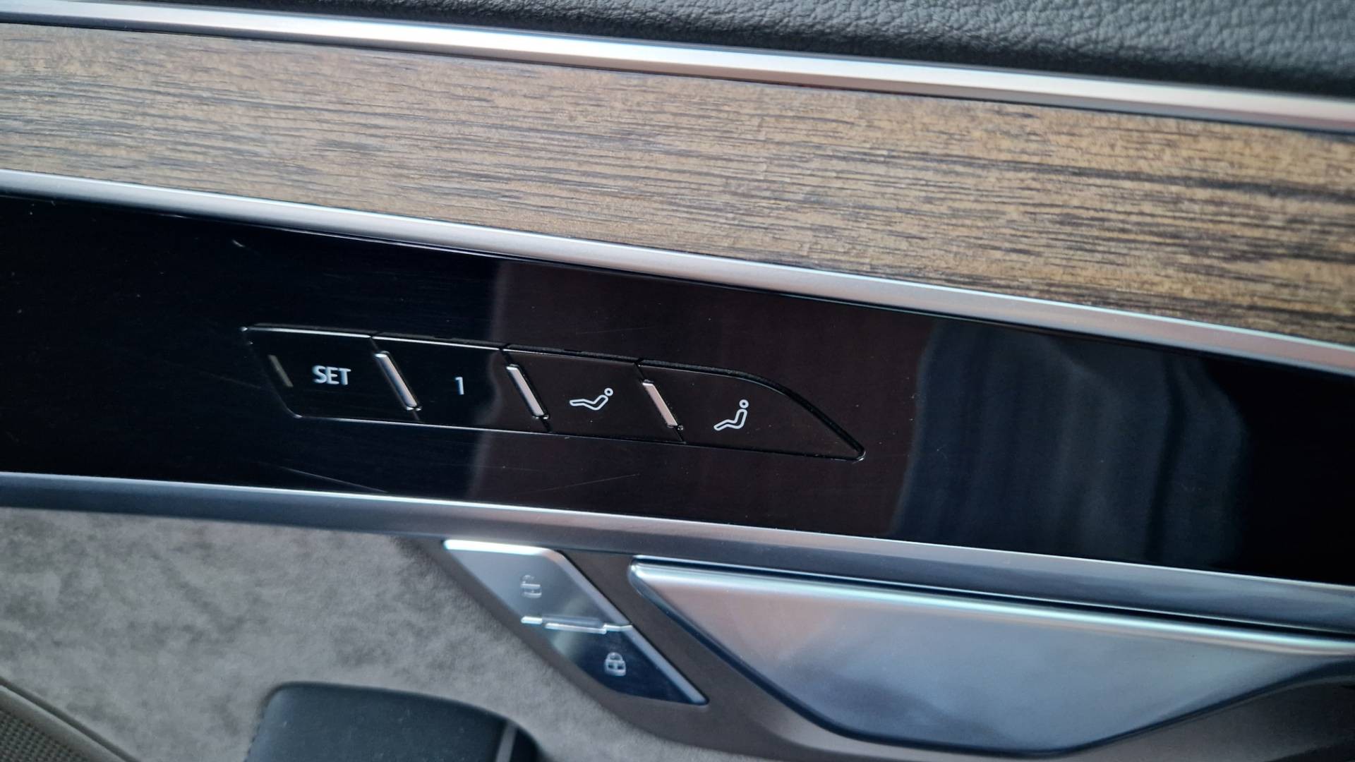 Audi A8 Long 55 3.0 TFSI V6 quattro tiptronic. – Obrázok 28