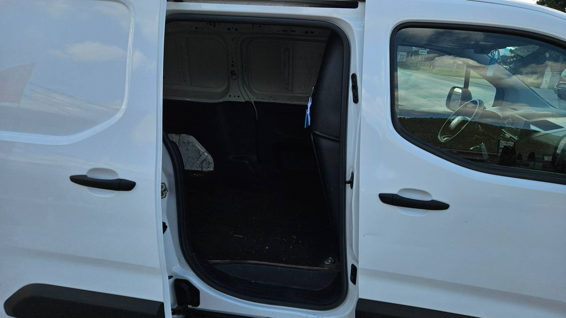 Citroën Berlingo Van 1.5 BlueHDi 102 L2 1000 Club – Obrázok 9