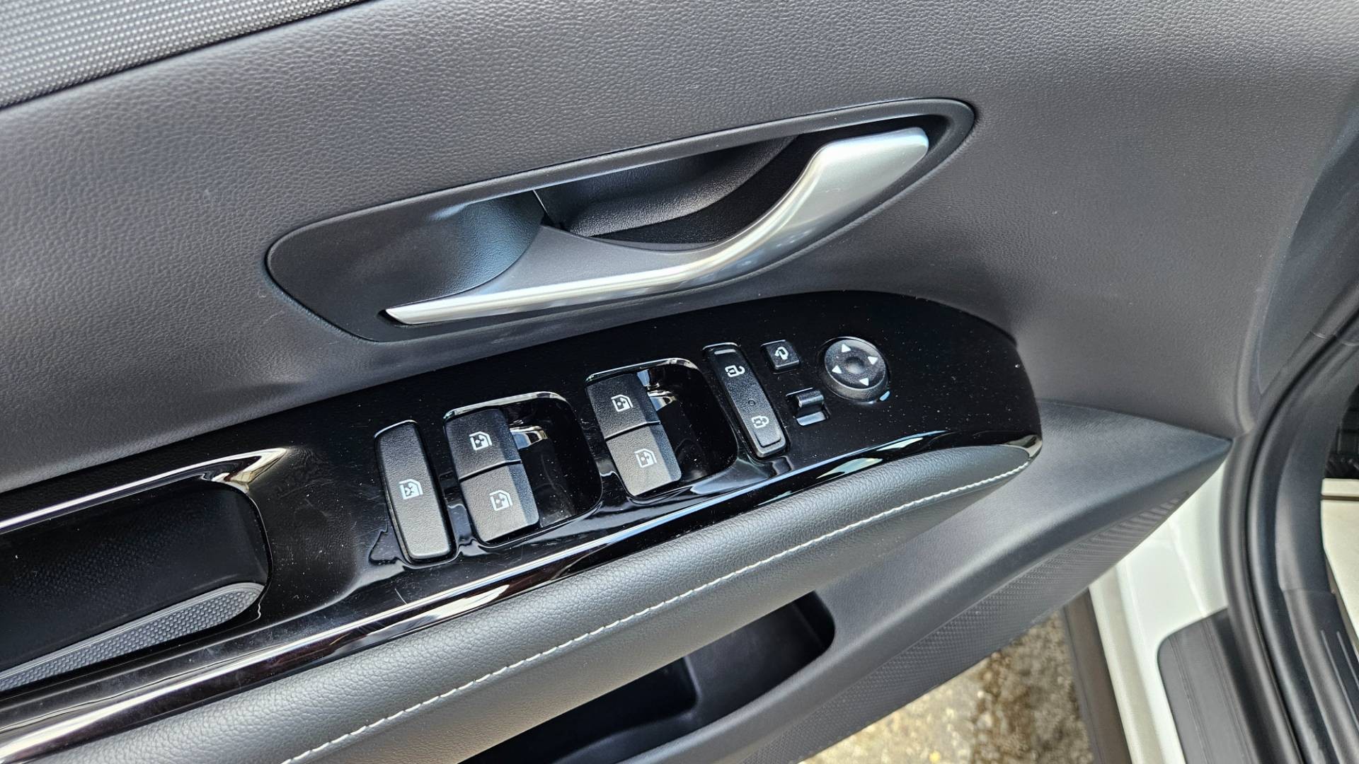 Hyundai Tucson 1.6 T-GDi Mild Hybrid Play 4x4 A/T – Obrázok 26