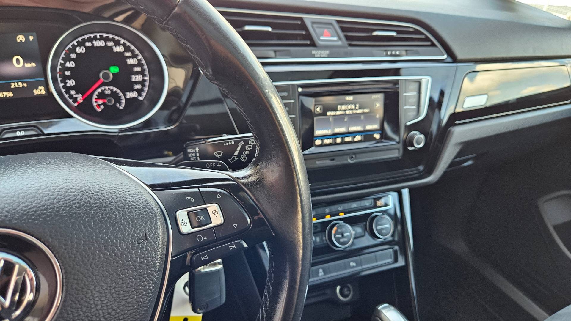 Volkswagen Touran 2.0 TDI SCR BMT 190k Highline DSG EU6 – Obrázok 39