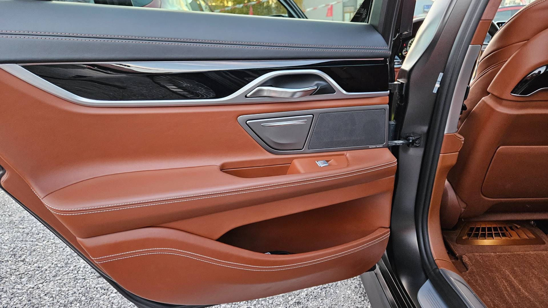 BMW Rad 7 740d xDrive M-PACKET individual – Obrázok 28