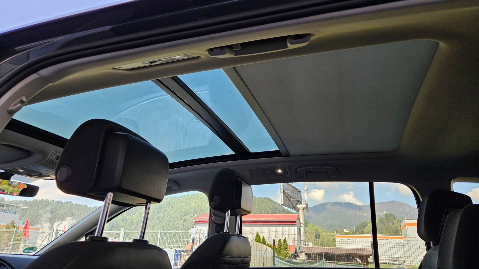 Volkswagen Touran 2.0 TDI SCR BMT 190k Highline DSG EU6 – Obrázok 20