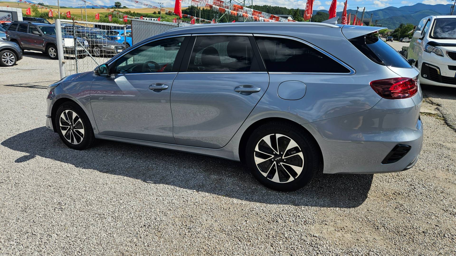 Kia Ceed SW 1.5 T-GDi Gold – Obrázok 7