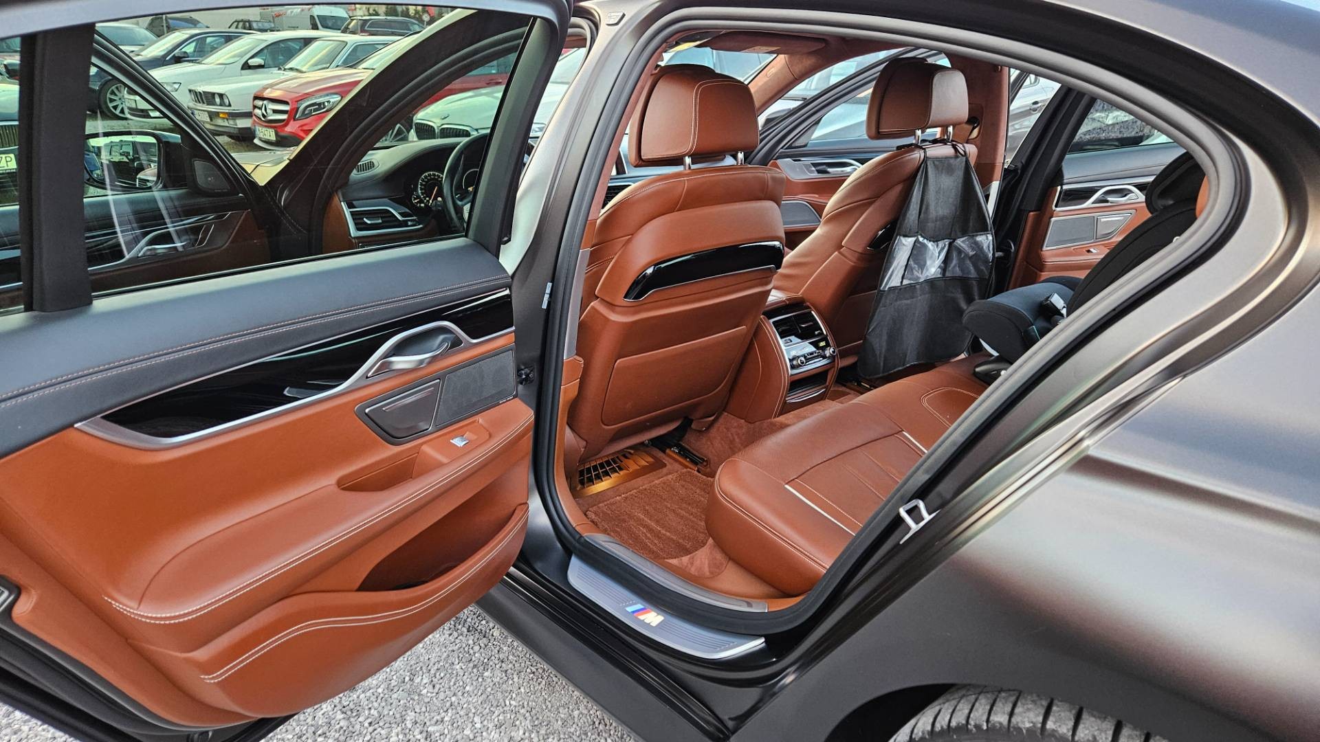 BMW Rad 7 740d xDrive M-PACKET individual – Obrázok 23
