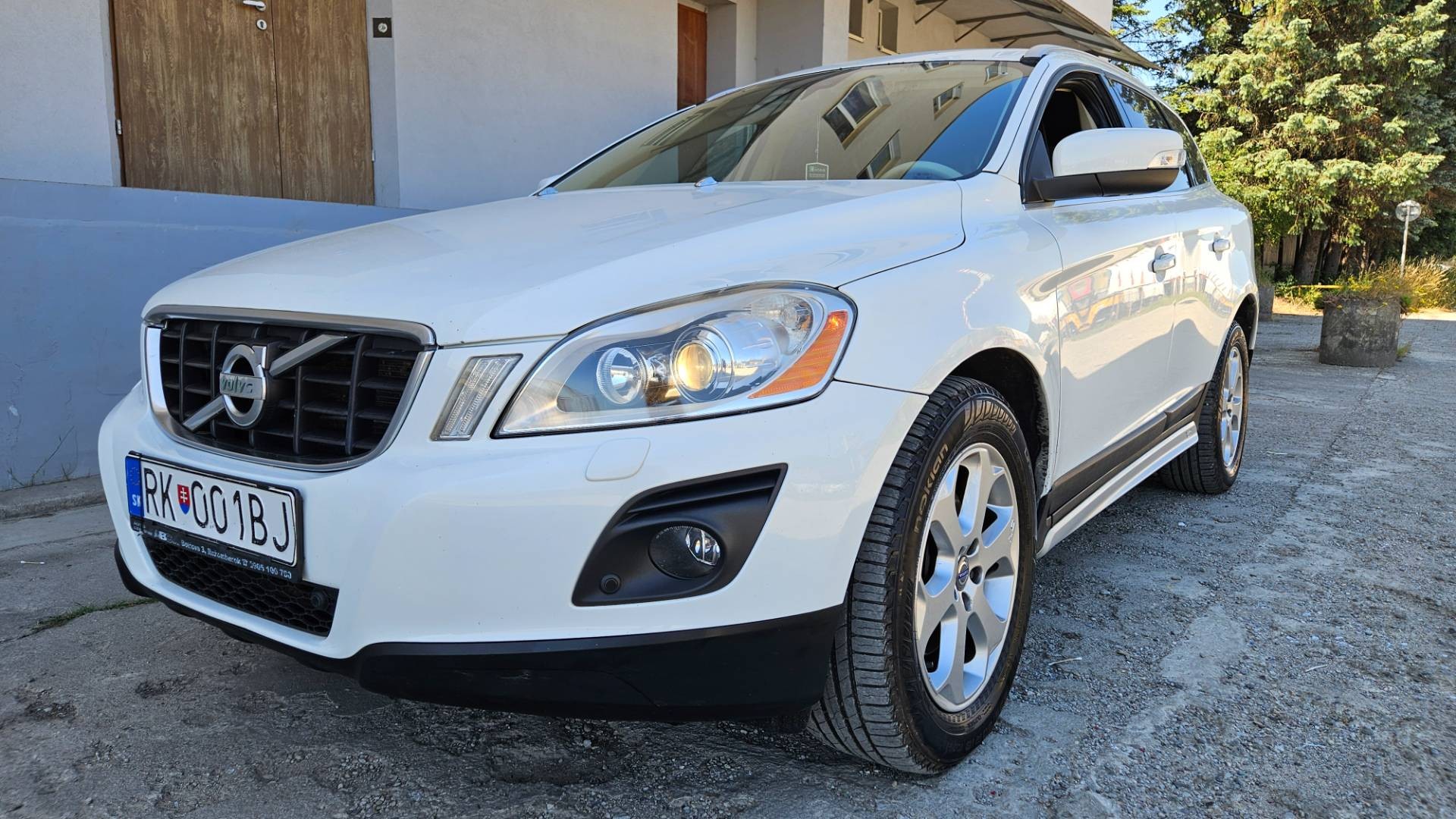 Volvo XC60 D5 (151kW) AWD Summum Geartronic – Obrázok 38