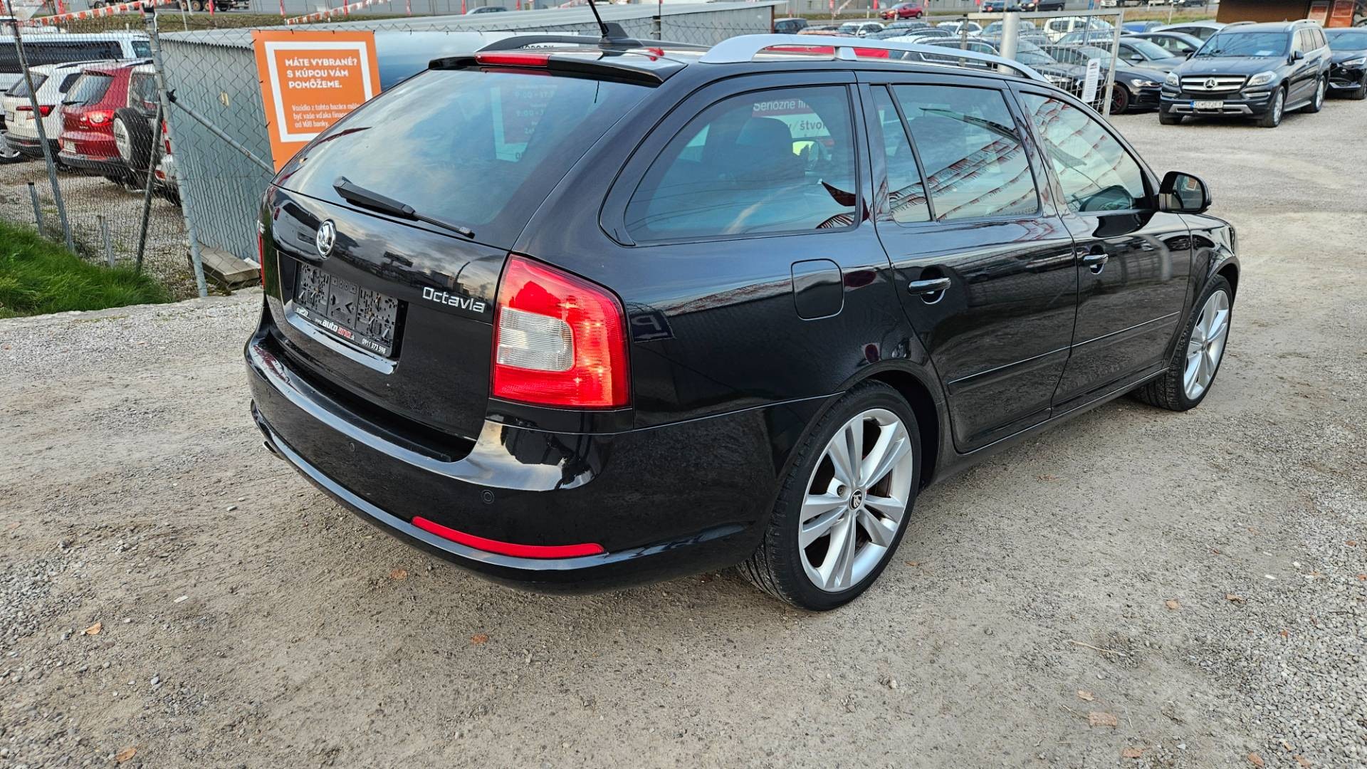 Škoda Octavia Combi 2.0 TDI CR DPF RS DSG – Obrázok 4
