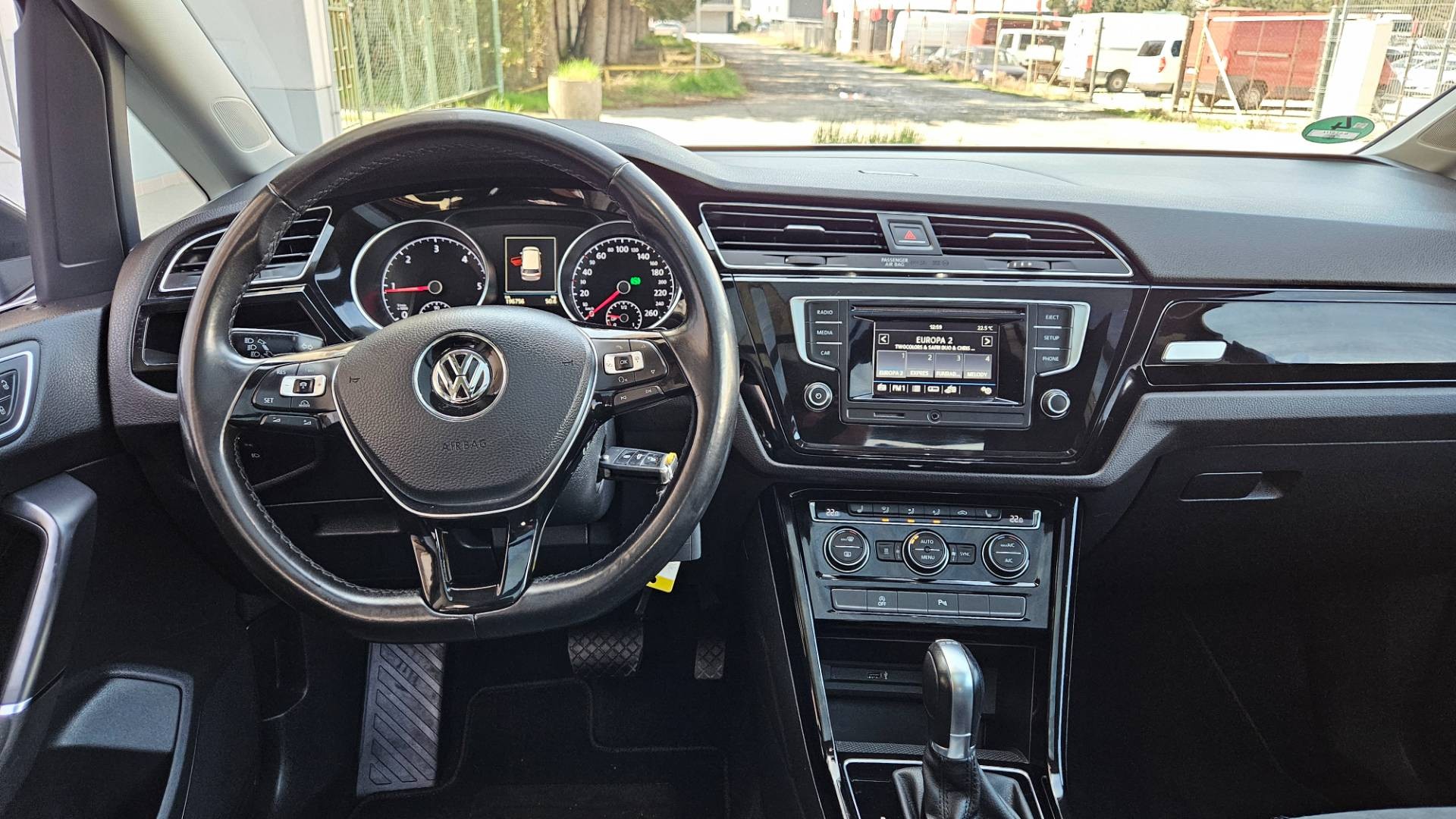 Volkswagen Touran 2.0 TDI SCR BMT 190k Highline DSG EU6 – Obrázok 22