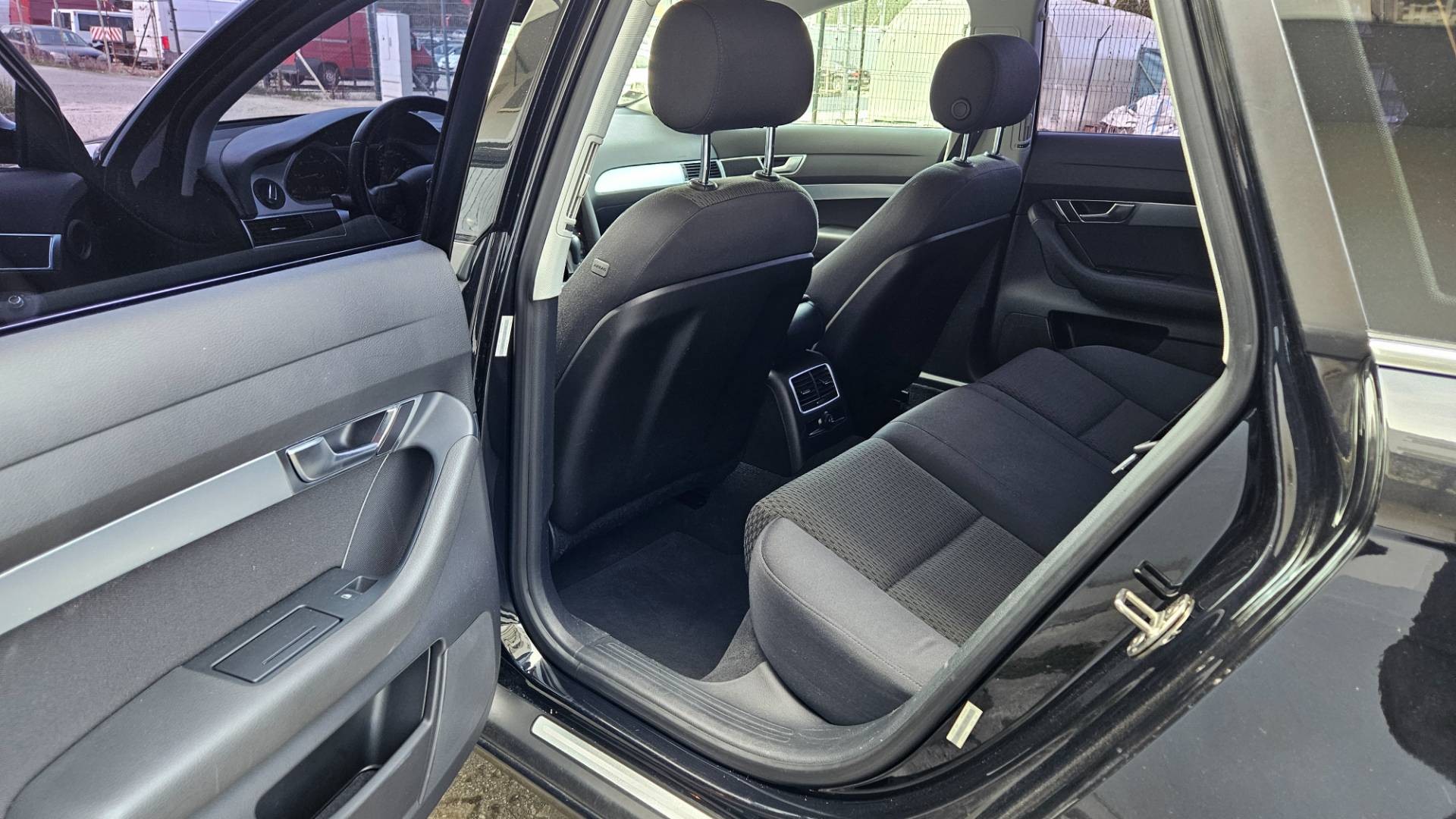 Audi A6 Avant 2.7 TDI multitronic – Obrázok 17