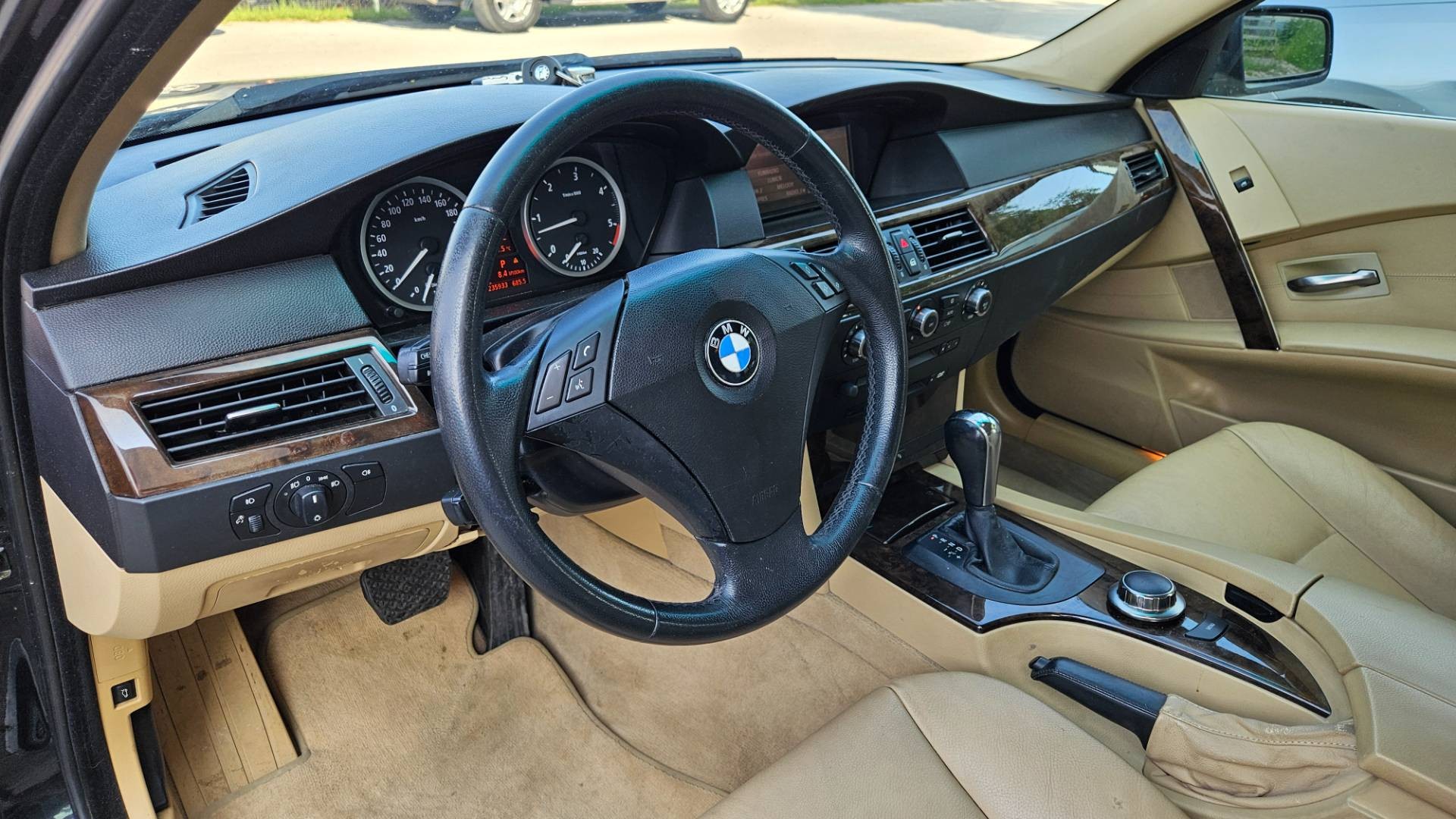 BMW Rad 5 Touring 530 xdT A/T – Obrázok 24