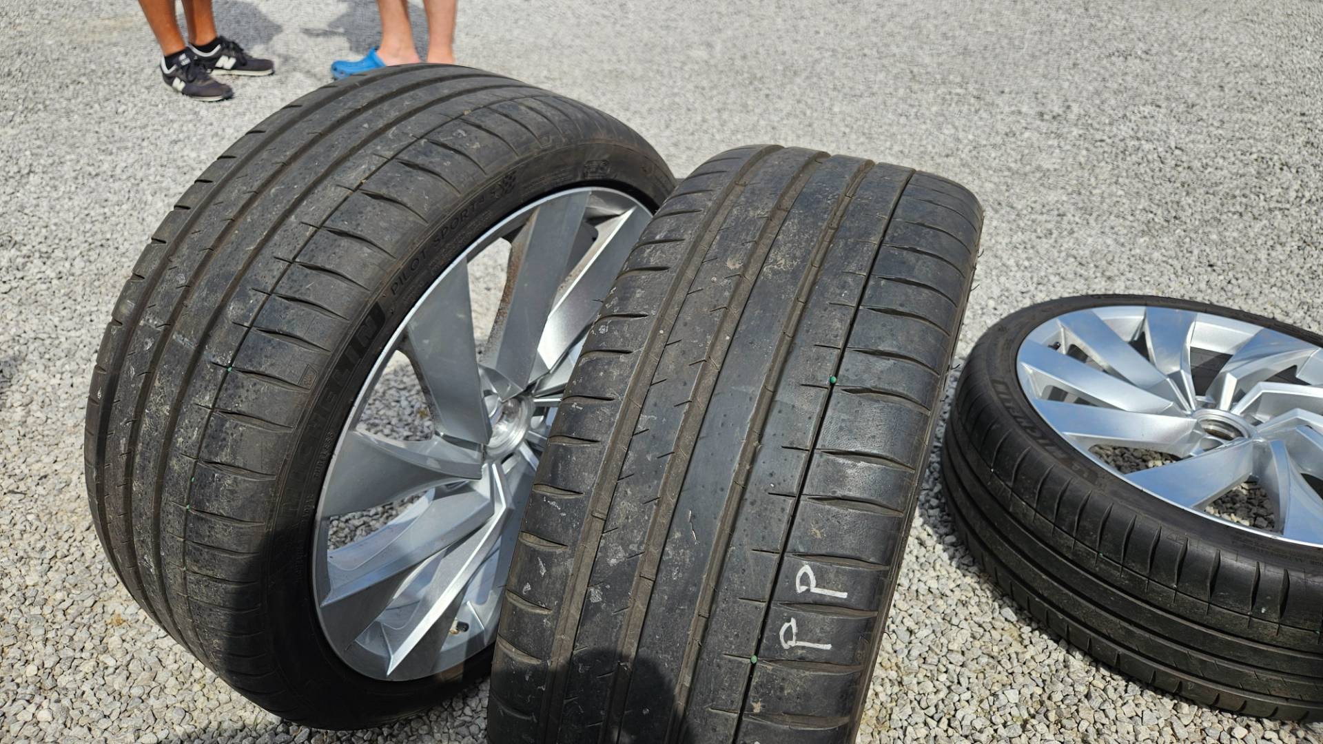 VW Arteon hliníkové disky + letné pneumatiky – Obrázok 10