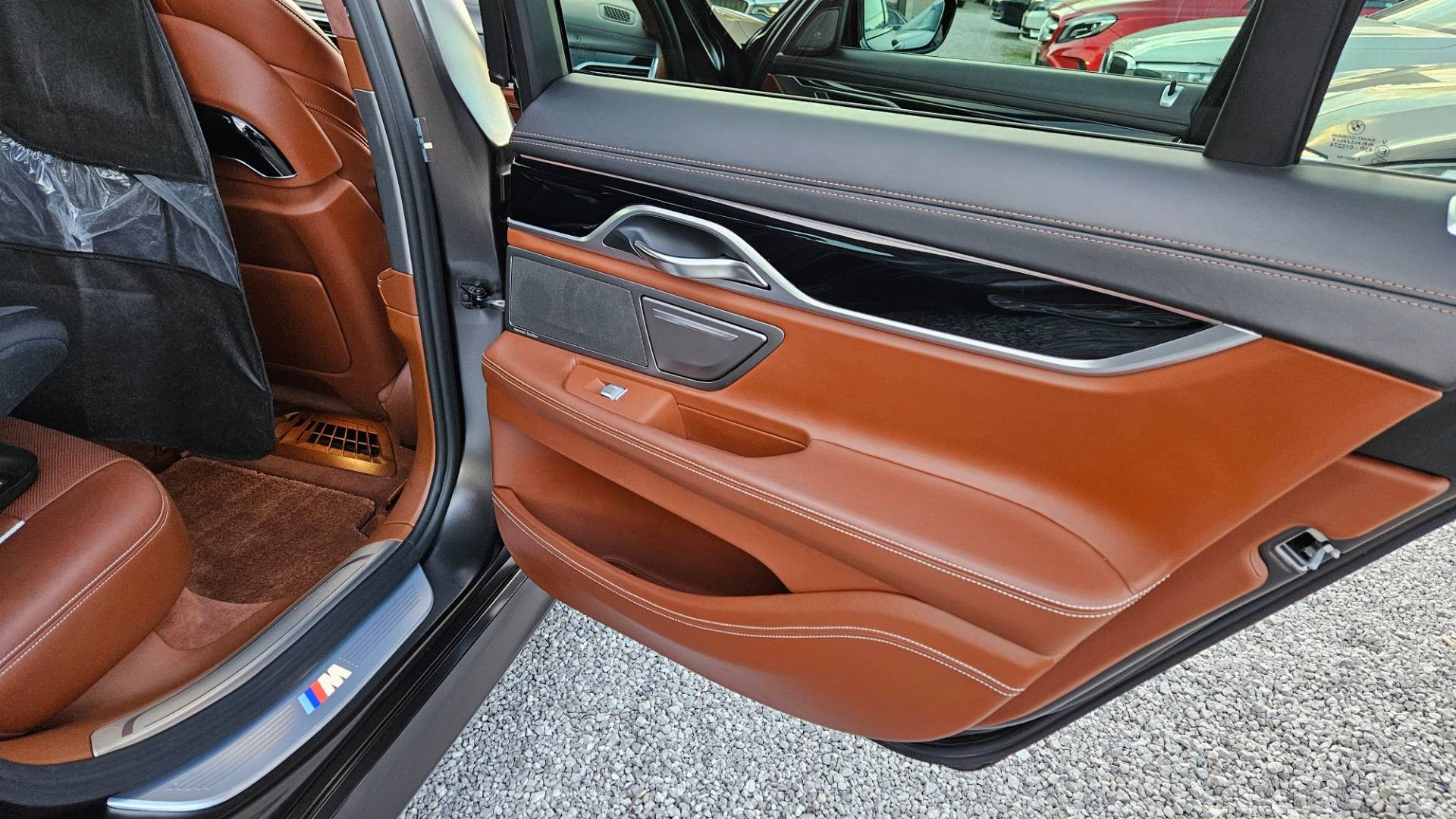 BMW Rad 7 740d xDrive M-PACKET individual – Obrázok 39