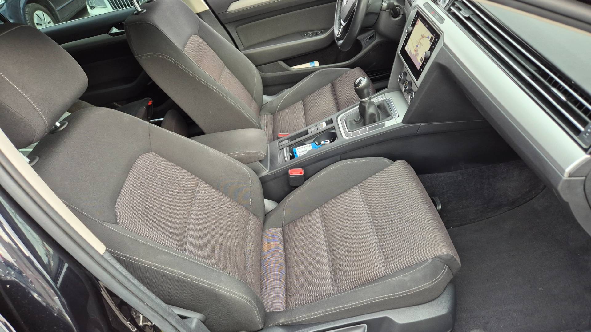 Volkswagen Passat Variant 2.0 TDI BMT Business Comfortline – Obrázok 30