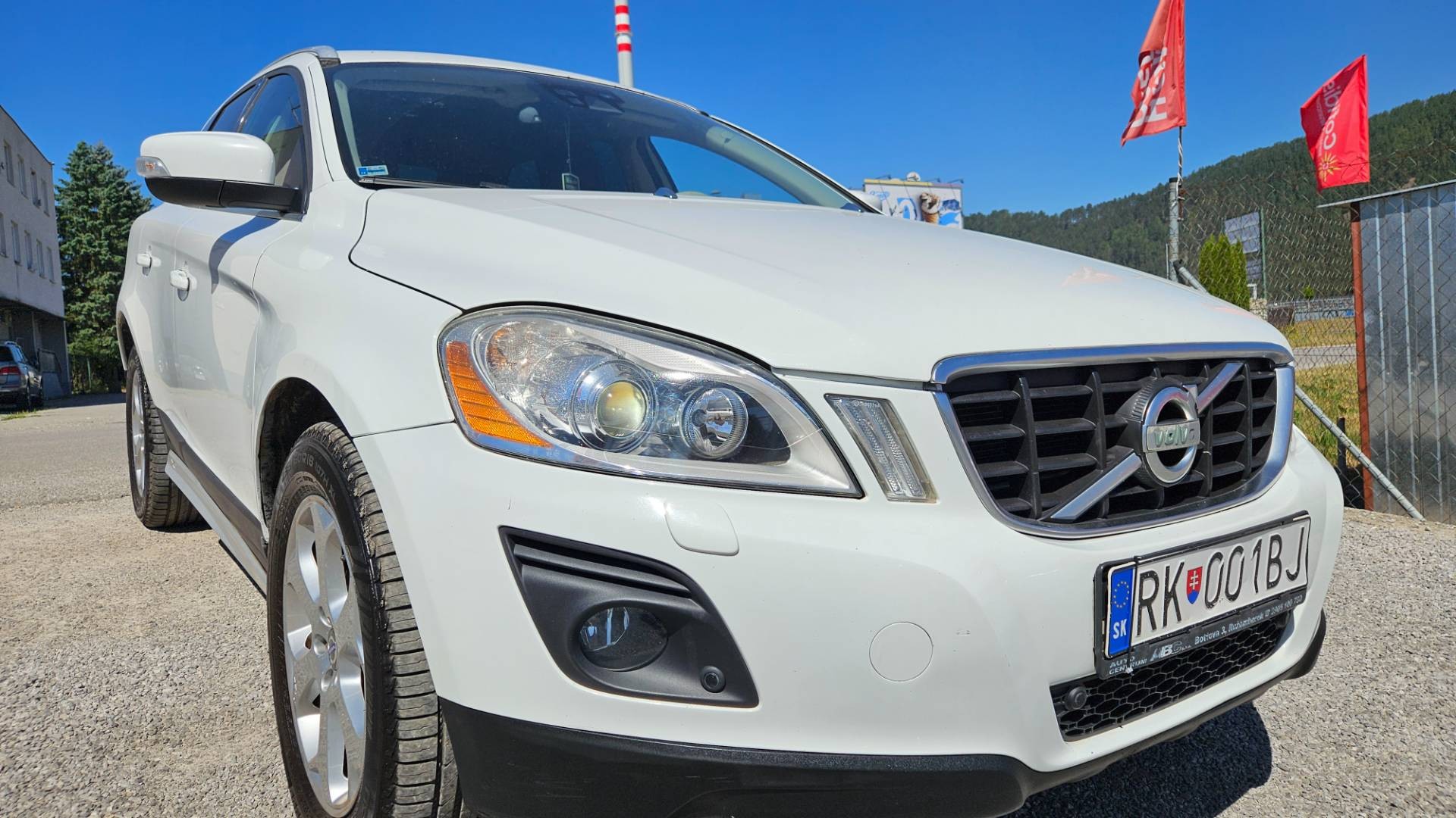 Volvo XC60 D5 (151kW) AWD Summum Geartronic – Obrázok 12