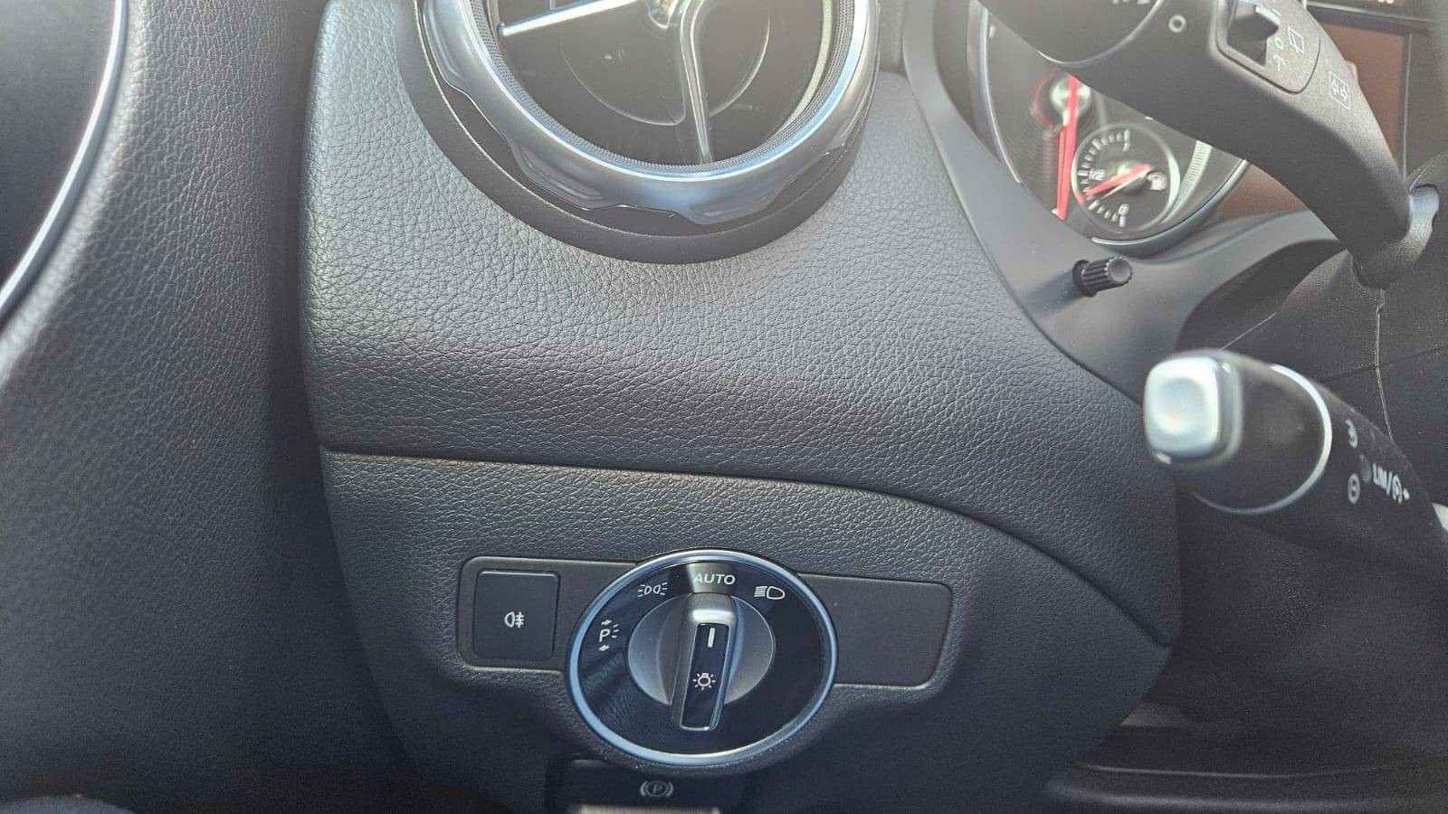 Mercedes-Benz GLA 200 d 100KW – Obrázok 33