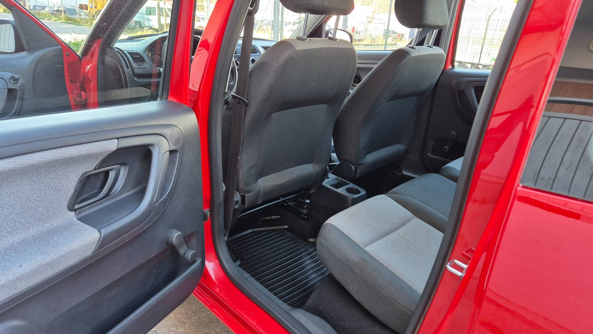 Škoda Roomster 1.6 TDI Ambition – Obrázok 20