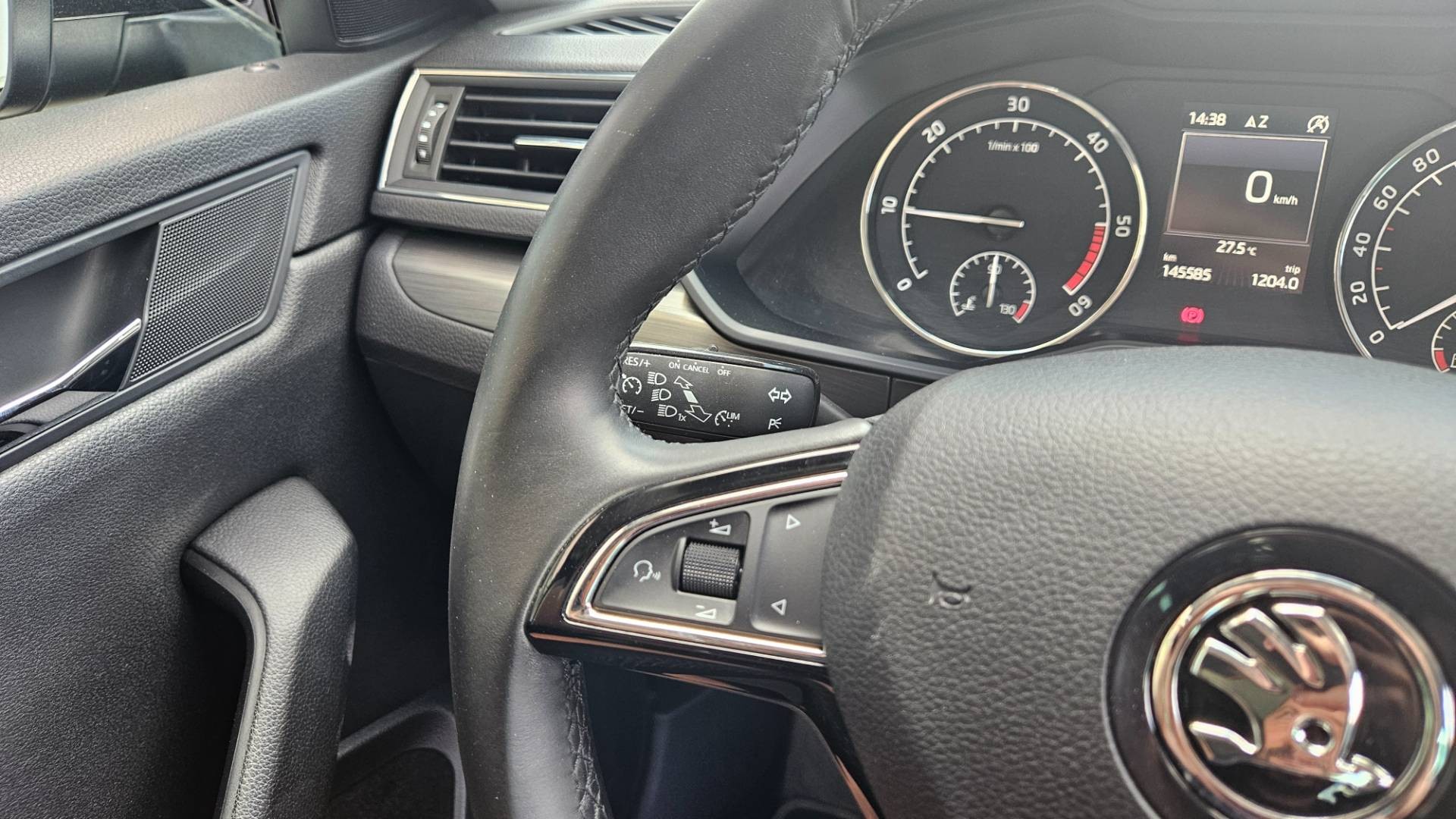 Škoda Superb 2.0 TDI 190k 4x4 Style DSG EU6 – Obrázok 36