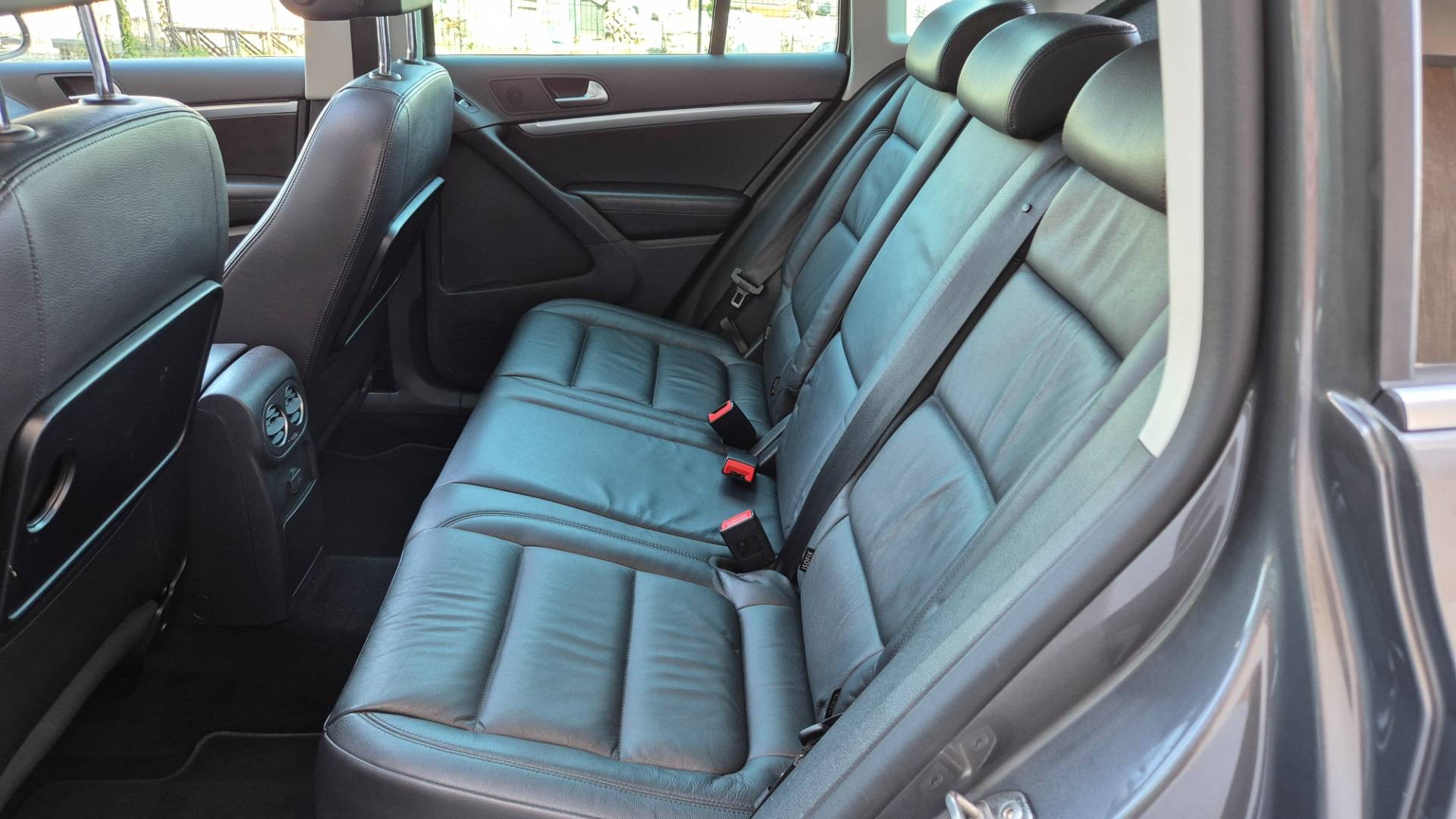 Volkswagen Tiguan 2.0 SCR TDI BMT 4-Motion Sport&Style DSG EU6 – Obrázok 24