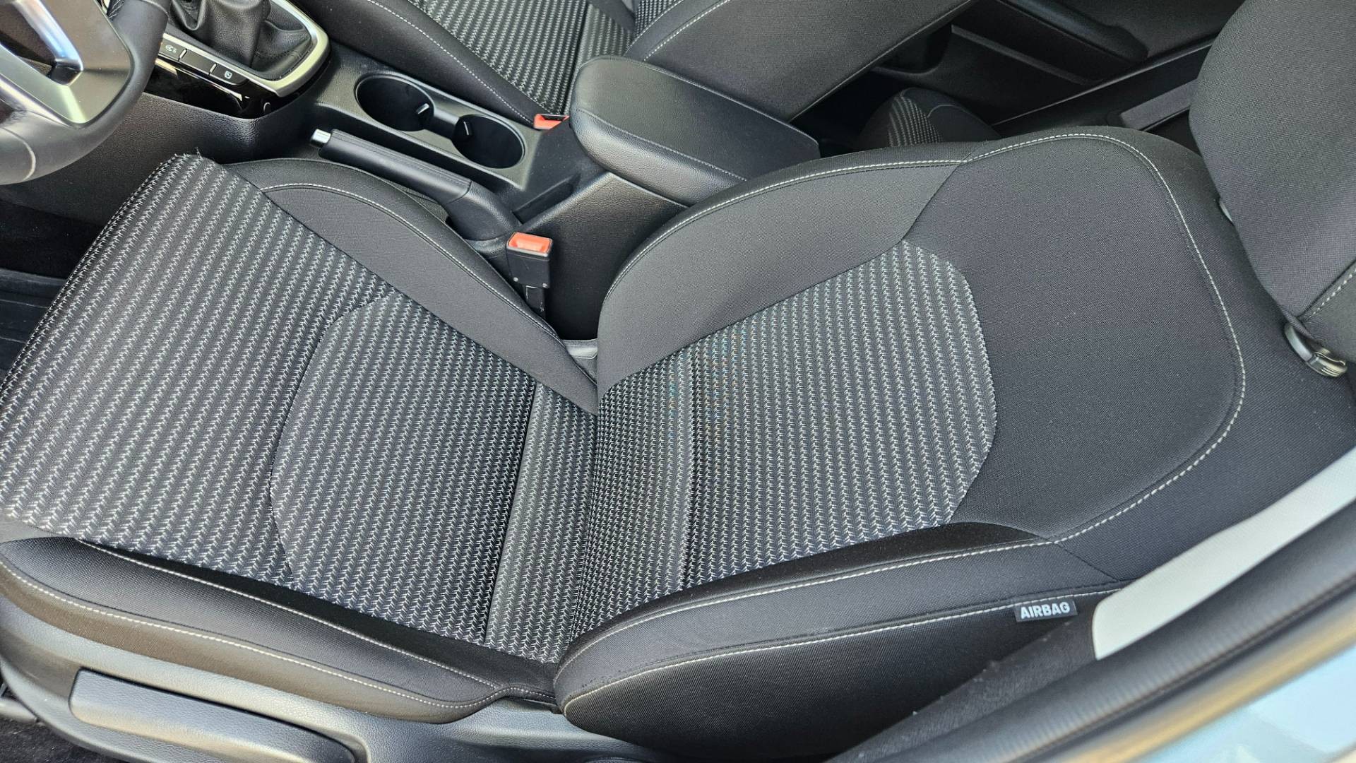 Kia Ceed SW 1.5 T-GDi Gold – Obrázok 24