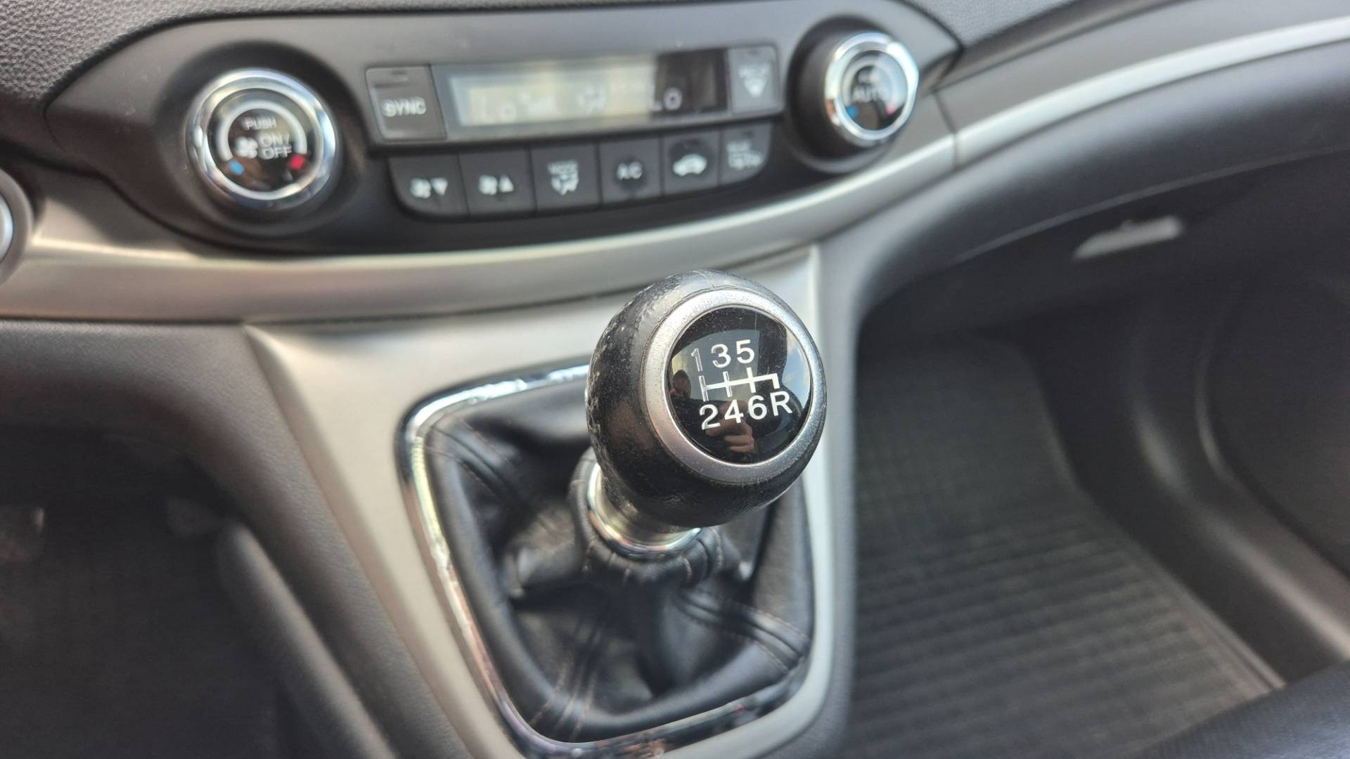 Honda CR-V 2.2 i-DTEC Elegance – Obrázok 31