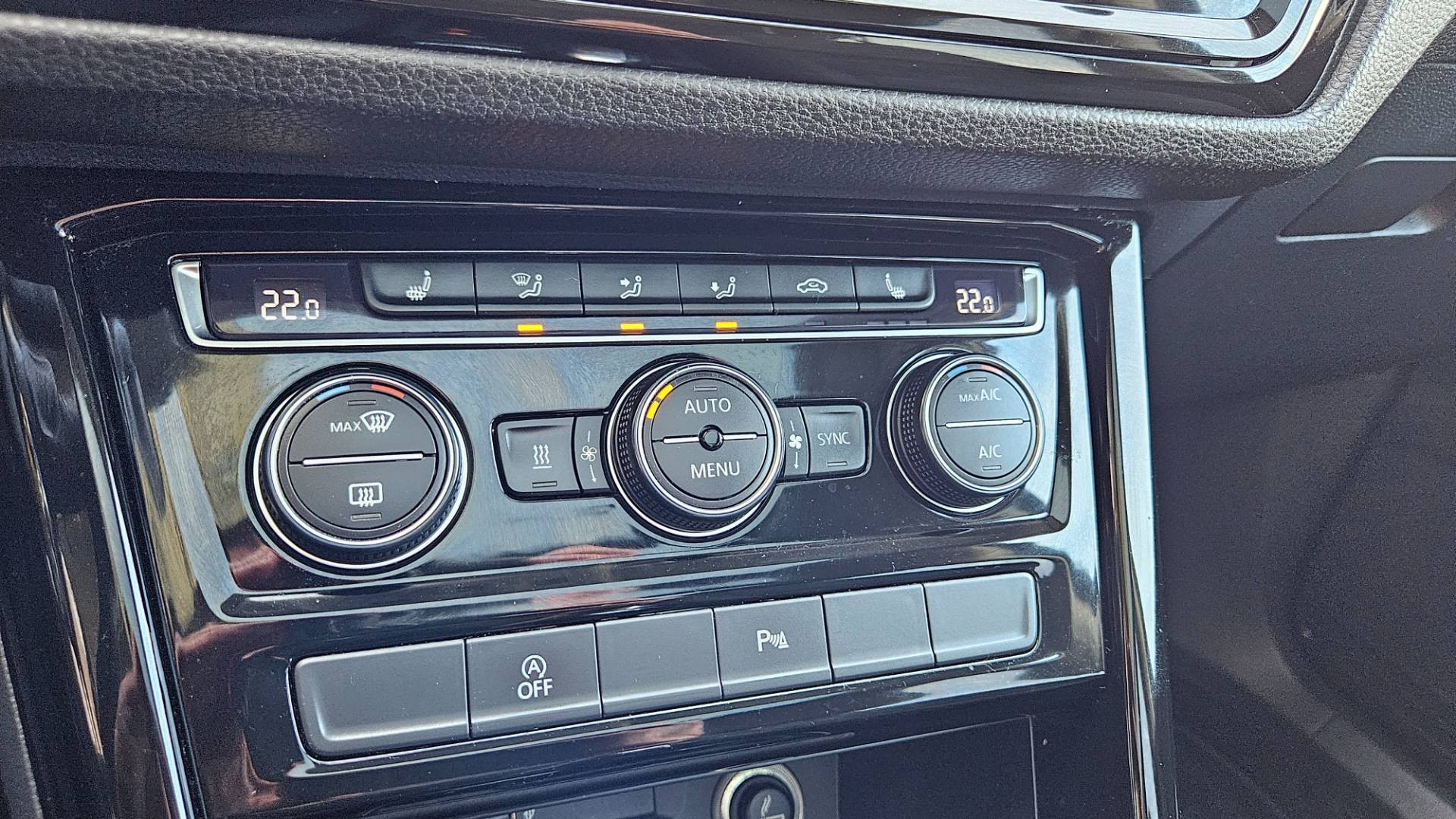 Volkswagen Touran 2.0 TDI SCR BMT 190k Highline DSG EU6 – Obrázok 34