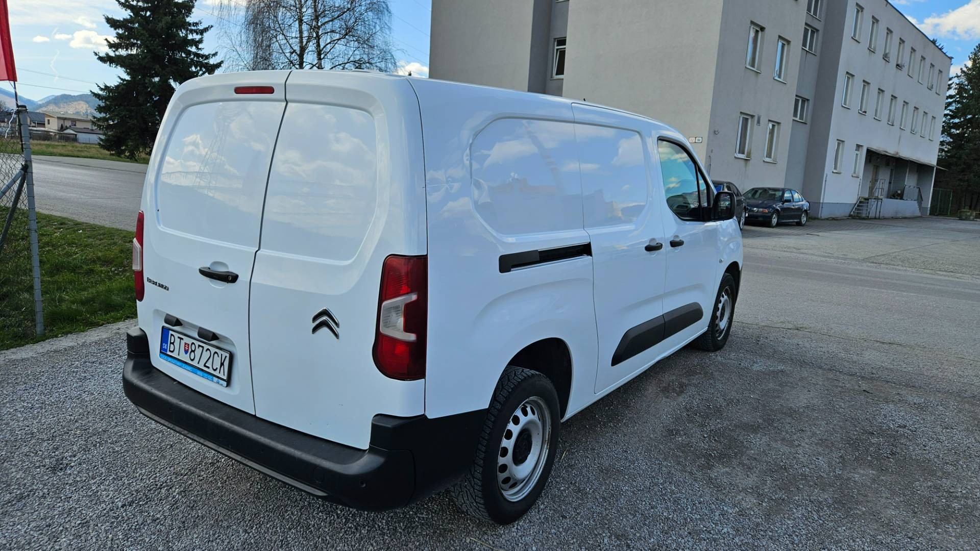 Citroën Berlingo Van 1.5 BlueHDi 102 L2 1000 Club – Obrázok 4