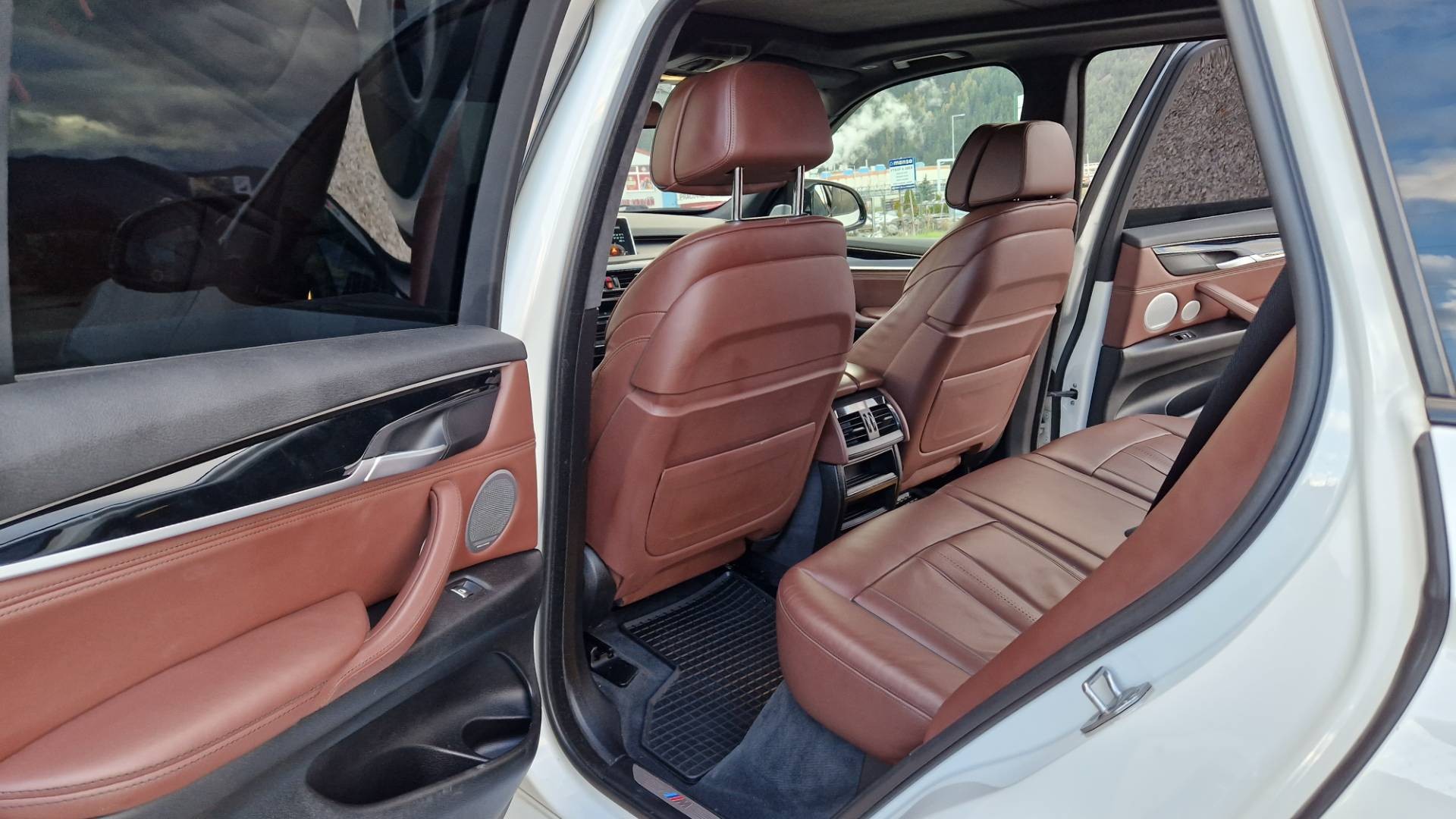 BMW X5 M50D M-PACKET 381PS – Obrázok 28
