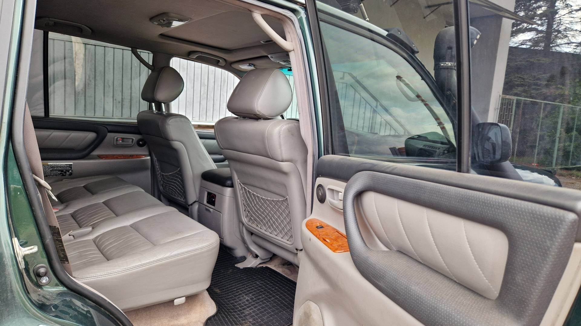 Toyota Land Cruiser 100 4.2 TD Luxor A/T – Obrázok 33