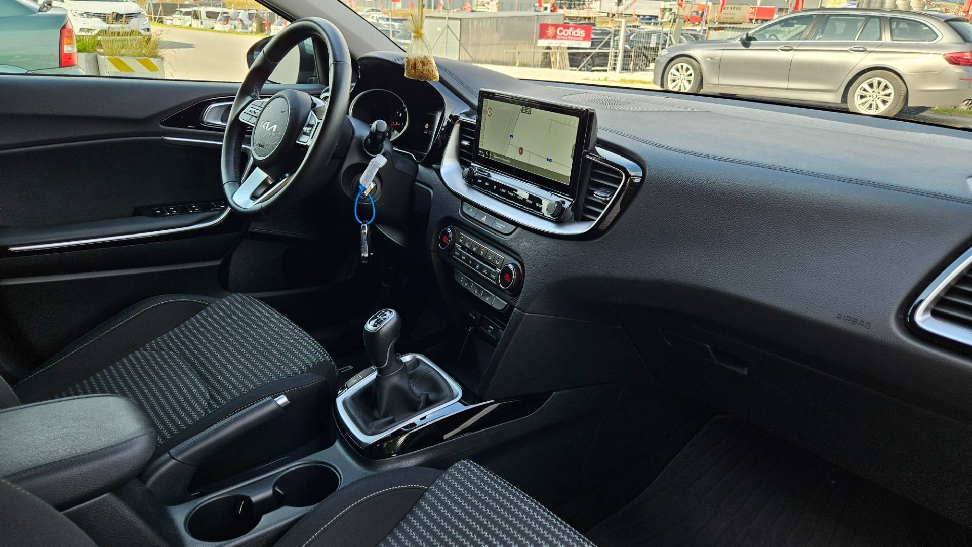 Kia Ceed SW 1.5 T-GDi Gold – Obrázok 12