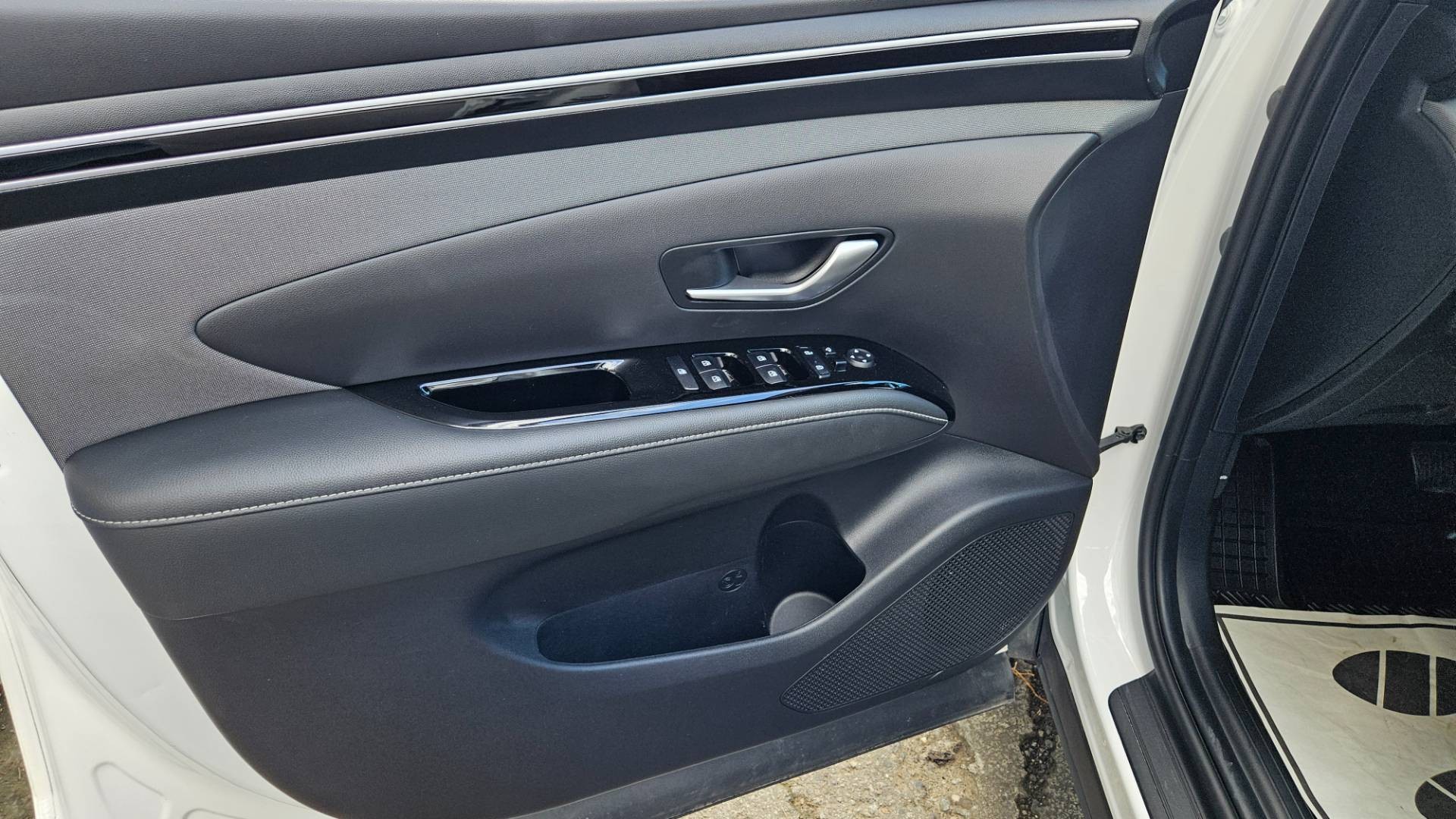 Hyundai Tucson 1.6 T-GDi Mild Hybrid Play 4x4 A/T – Obrázok 33