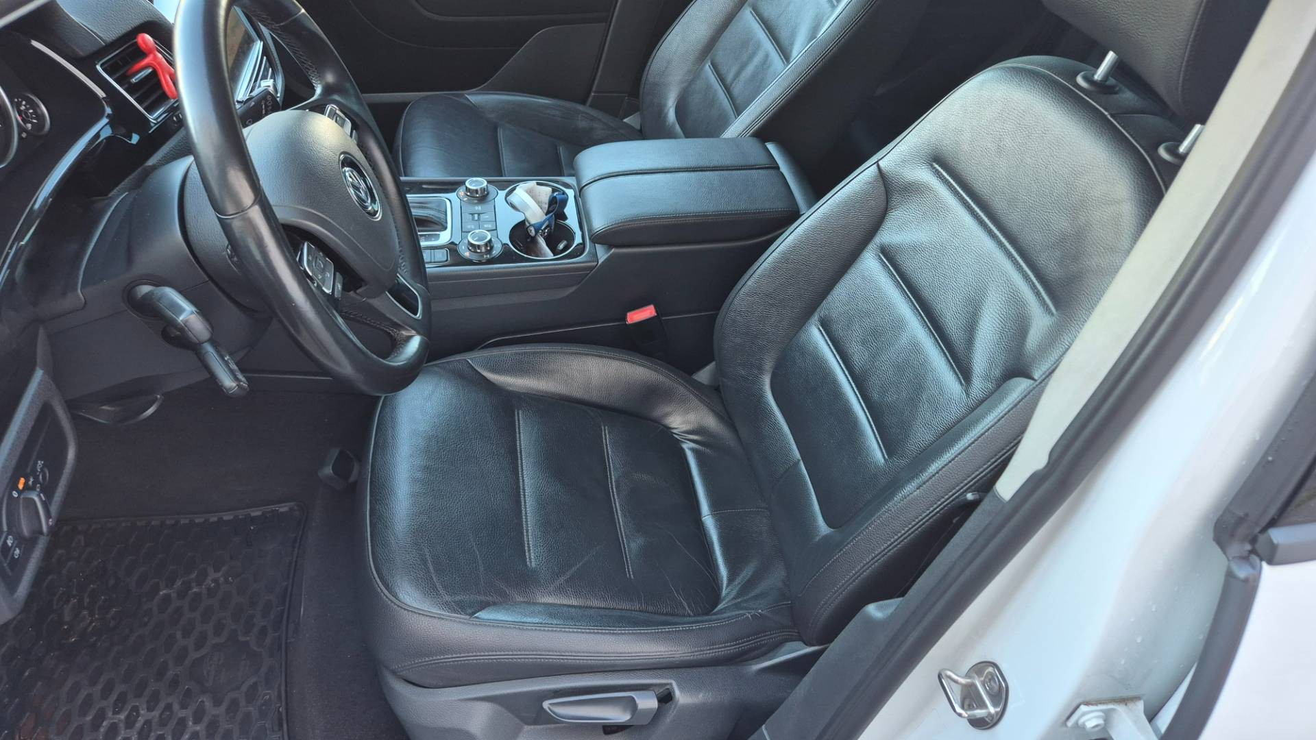 Volkswagen Touareg II 3.0 V6 TDI 240k BMT Premium 4XMOTION – Obrázok 22