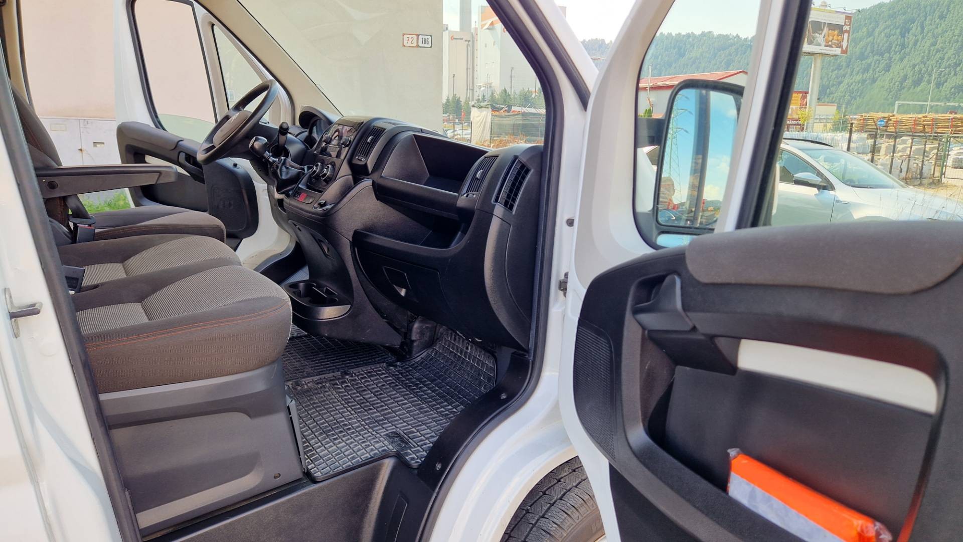 Citroën Jumper Furgon 2.2 BlueHDi 140k 35 L3H2 – Obrázok 18