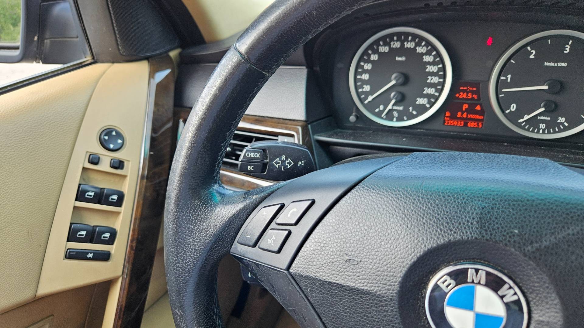 BMW Rad 5 Touring 530 xdT A/T – Obrázok 35