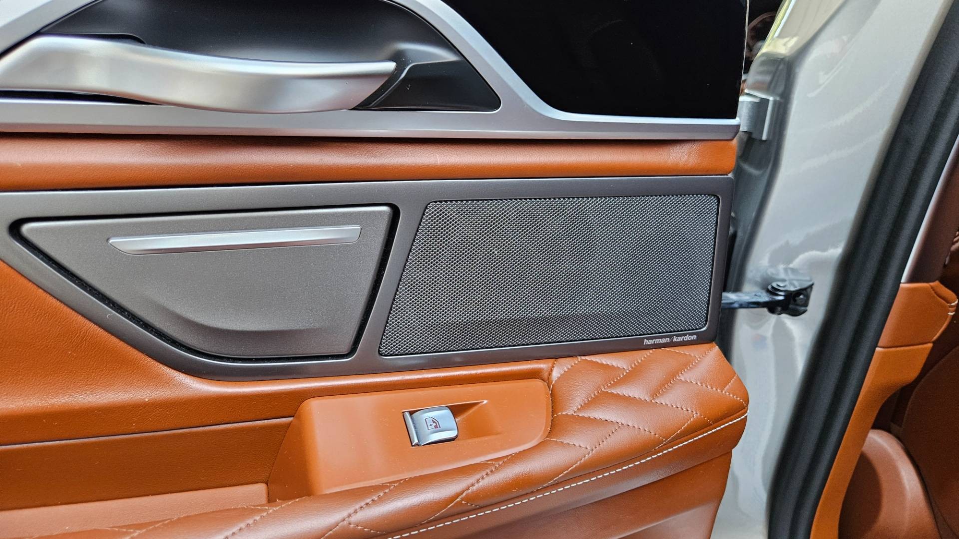 BMW Rad 7 750d xDrive A/T – Obrázok 31