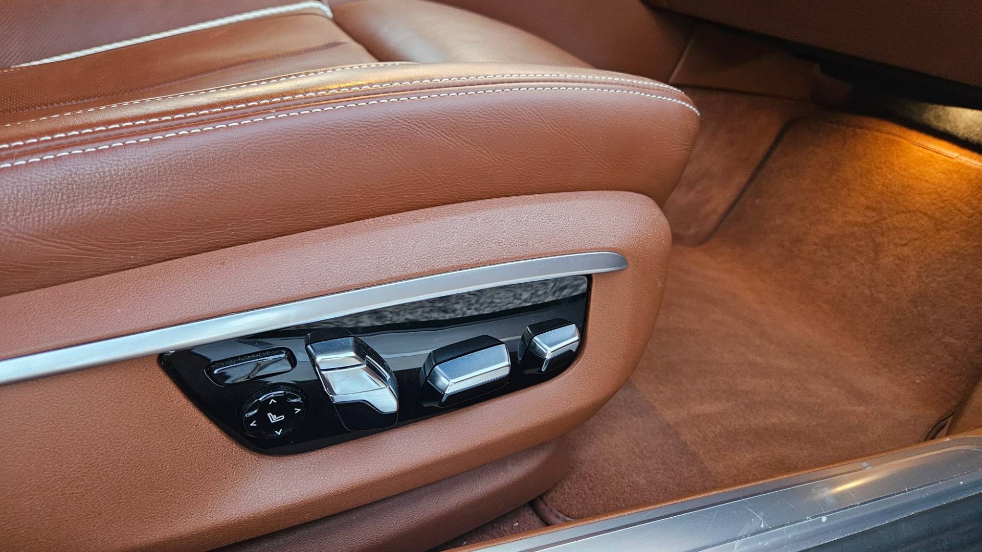 BMW Rad 7 740d xDrive M-PACKET individual – Obrázok 46