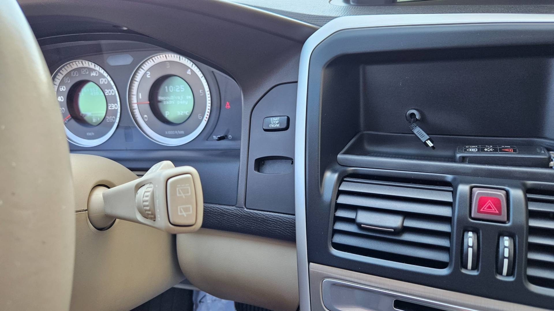 Volvo XC60 D5 (151kW) AWD Summum Geartronic – Obrázok 32