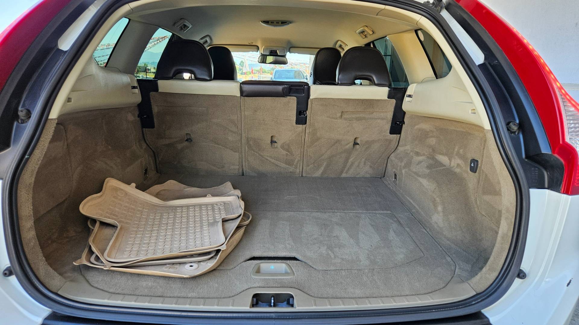 Volvo XC60 D5 (151kW) AWD Summum Geartronic – Obrázok 14