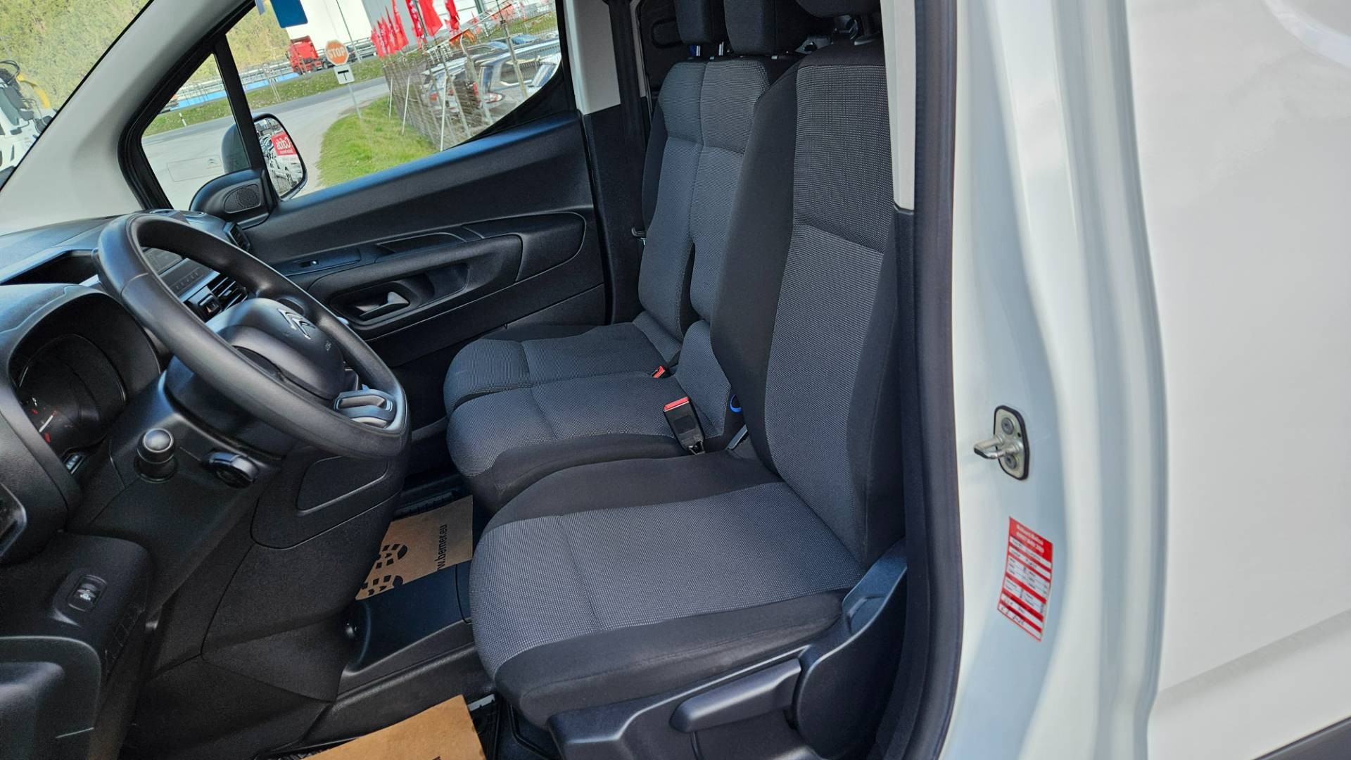 Citroën Berlingo Van 1.5 BlueHDi 102 L2 1000 Club – Obrázok 12